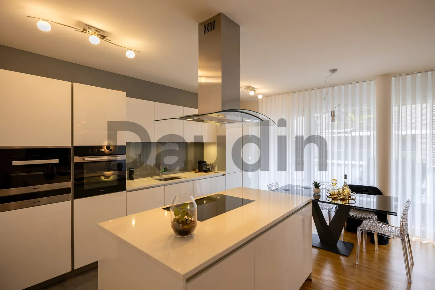 Appartement de 5 pièces charmant - Photo 3 sur 8