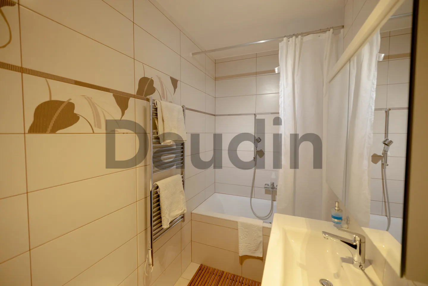 Appartement de 5 pièces charmant - Photo 7 sur 8