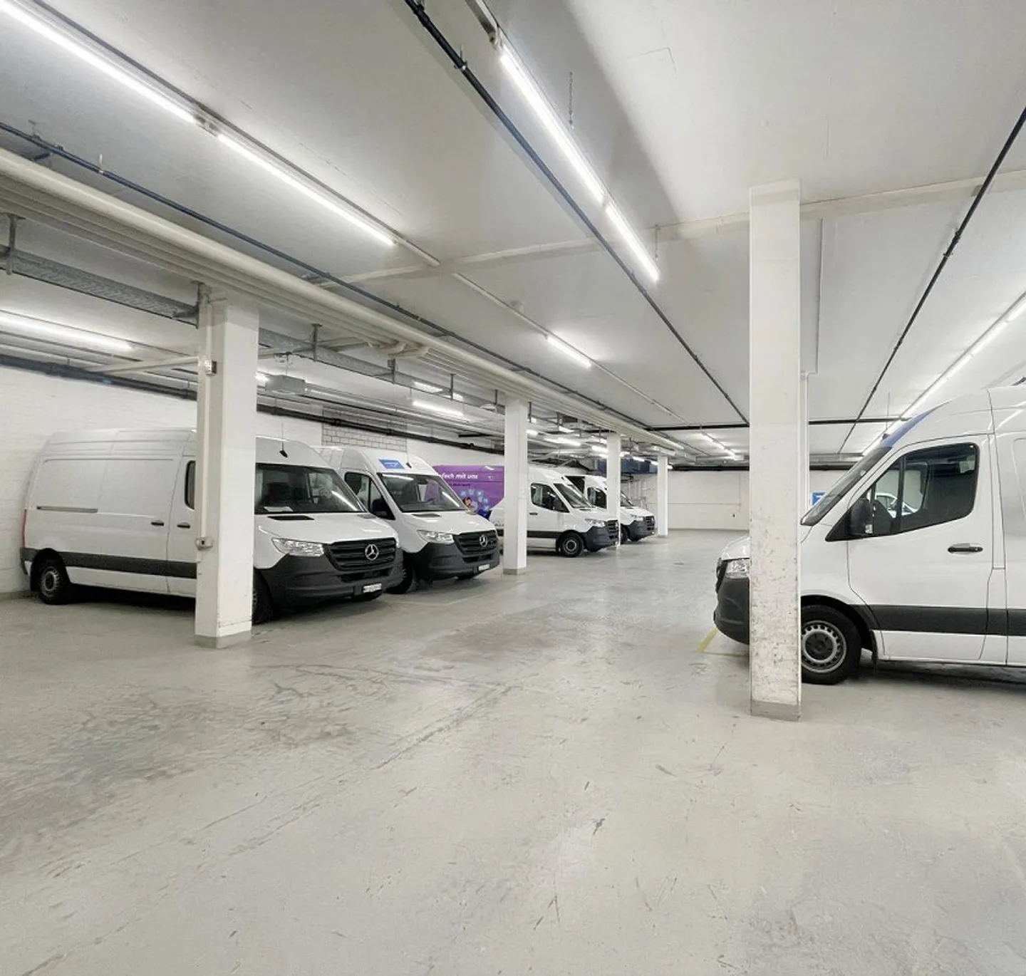 Accessible Commercial Space - 522m²! - Photo 2 of 7