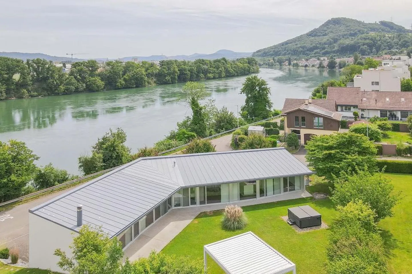 Eleganter Bungalow am Rhein - Foto 2 von 13