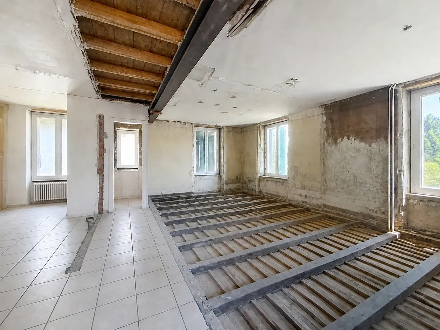 To seize - House to renovate with established quotes - Photo 2 of 13
