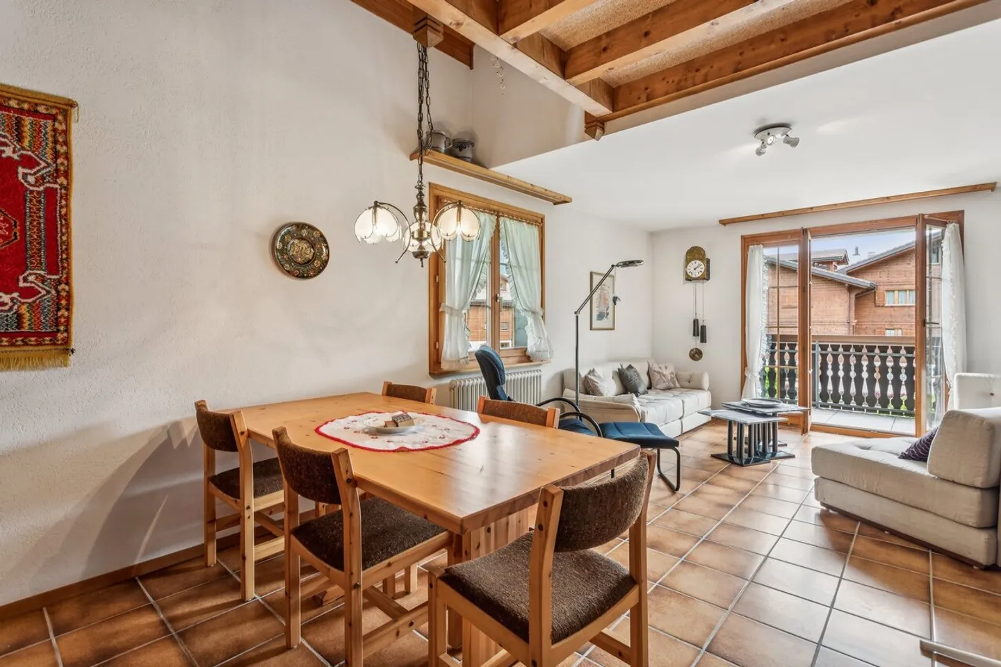 Living with Chalet Flair - Cozy 3.5-Room Maisonette Apartment - Photo 1 of 7