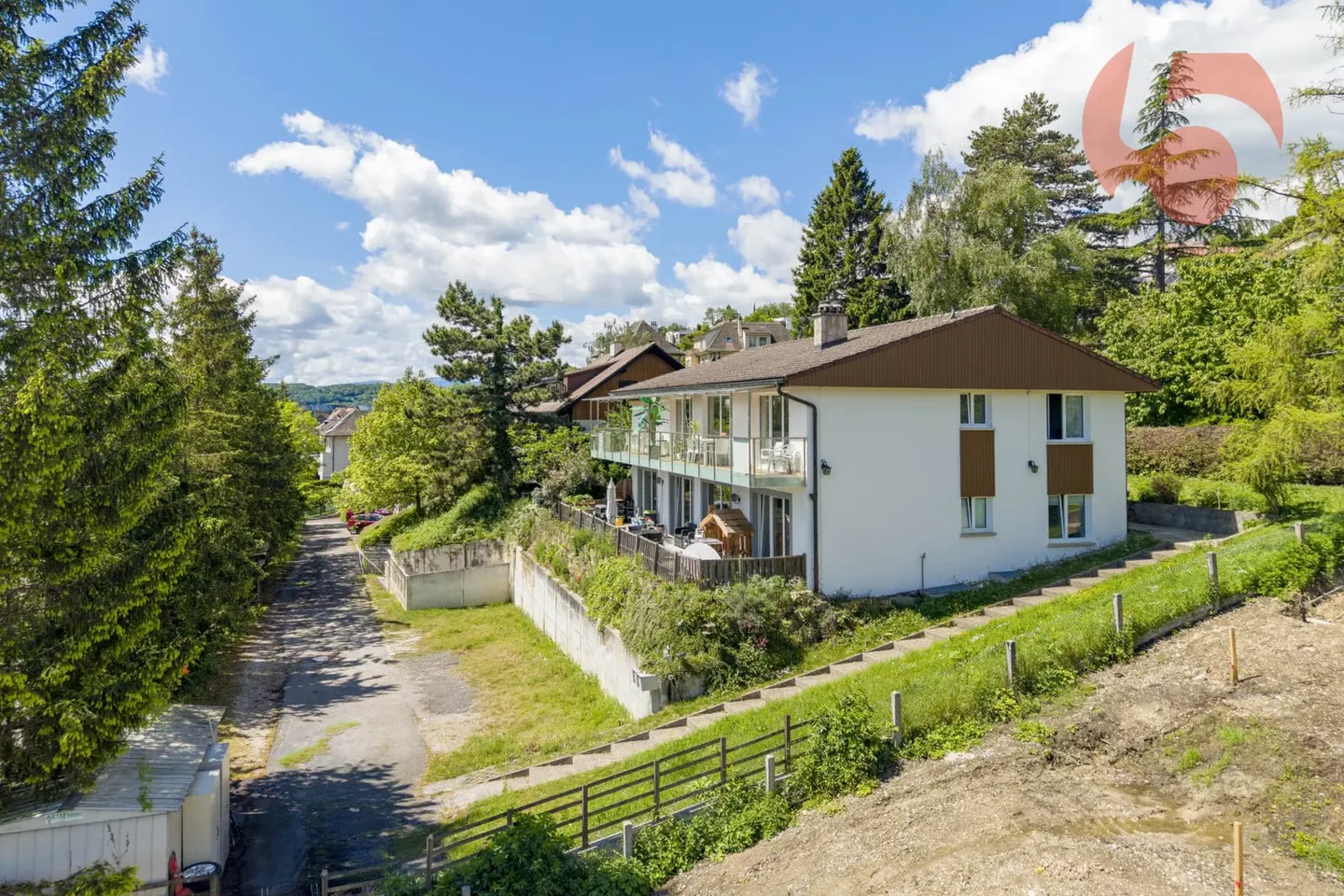 Einzelvilla mit Mieteinnahmen nur wenige Schritte vom See entfernt - Foto 3 von 12