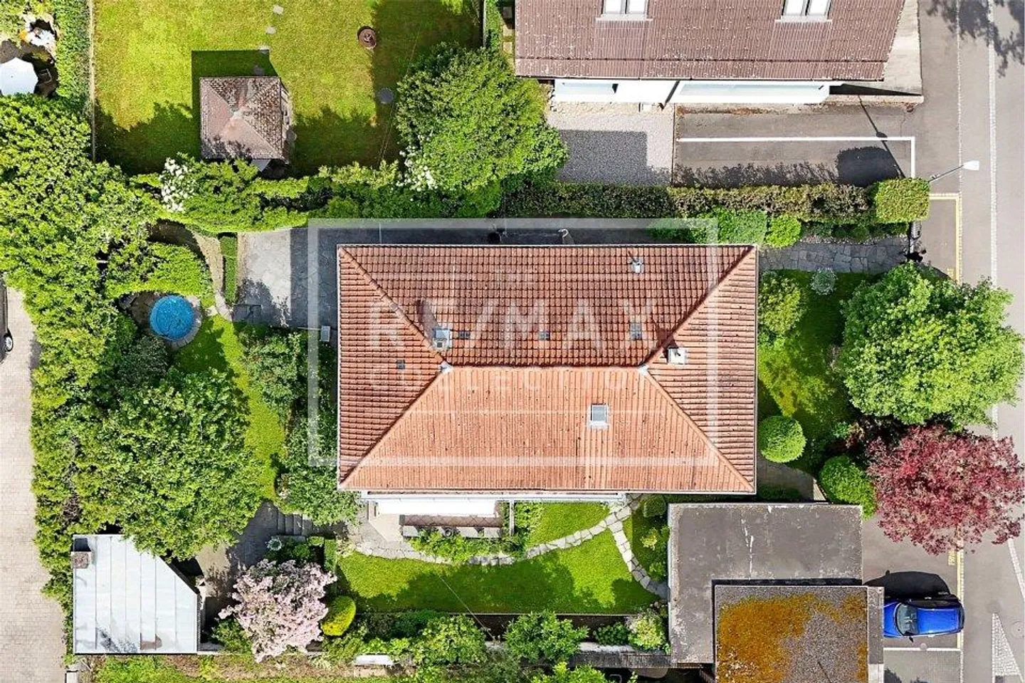 250 m² de surface habitable au cœur de Wildegg, calme, terrain de 784 m² WA3, à 100 m des transports publics et de Migros - Photo 4 sur 13