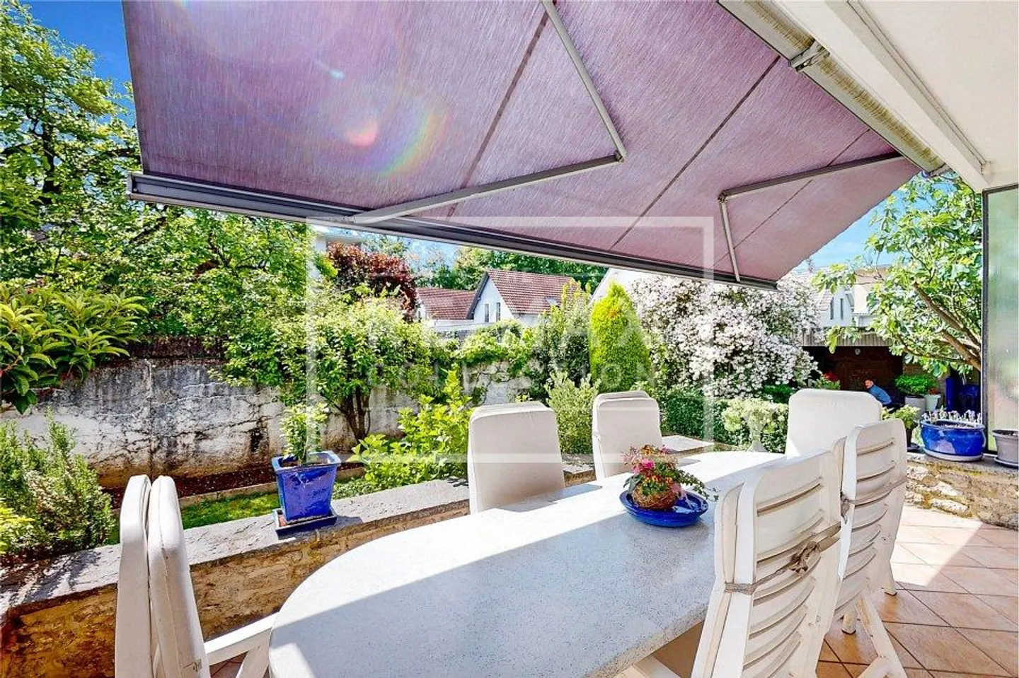 250 m² de surface habitable au cœur de Wildegg, calme, terrain de 784 m² WA3, à 100 m des transports publics et de Migros - Photo 12 sur 13