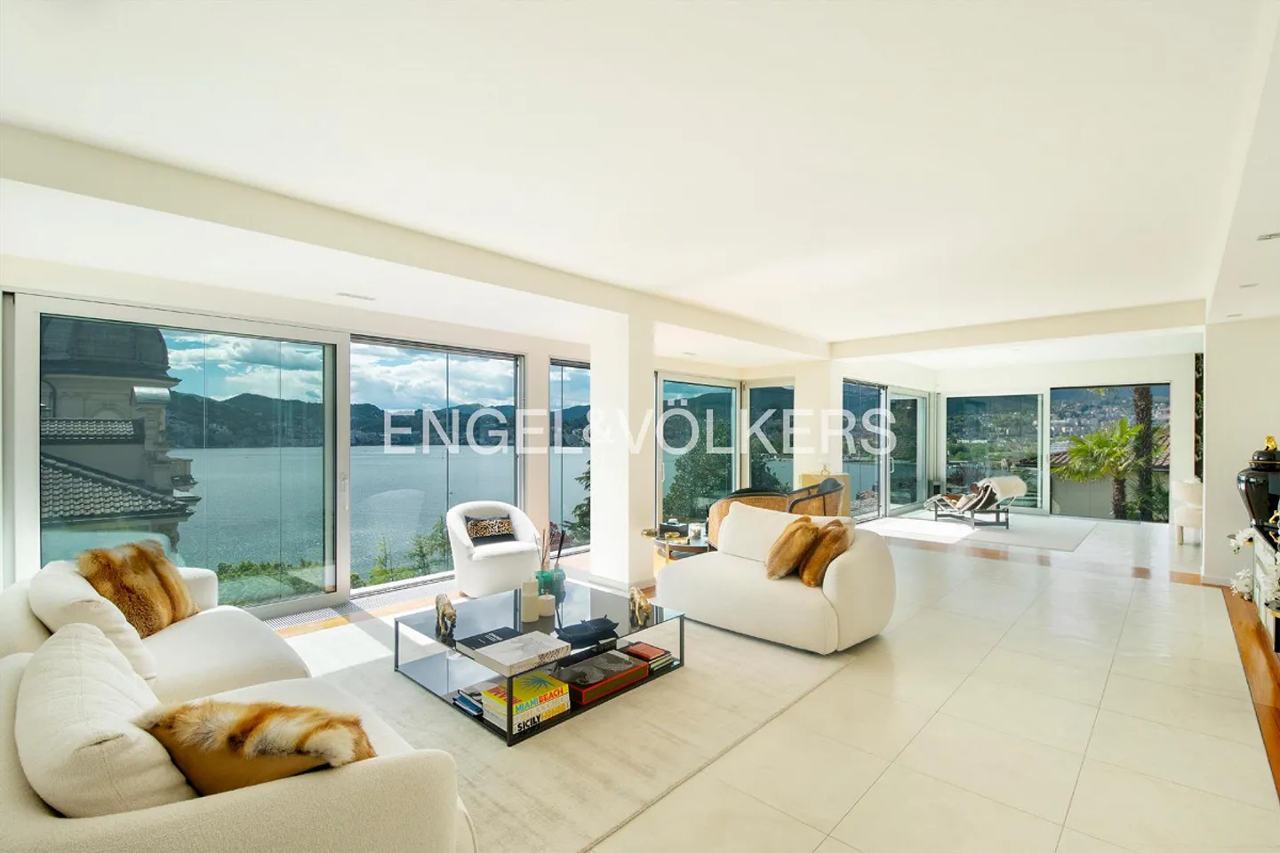 Attico di prestigio con vista lago nel cuore di Castagnola - Foto 1 di 14