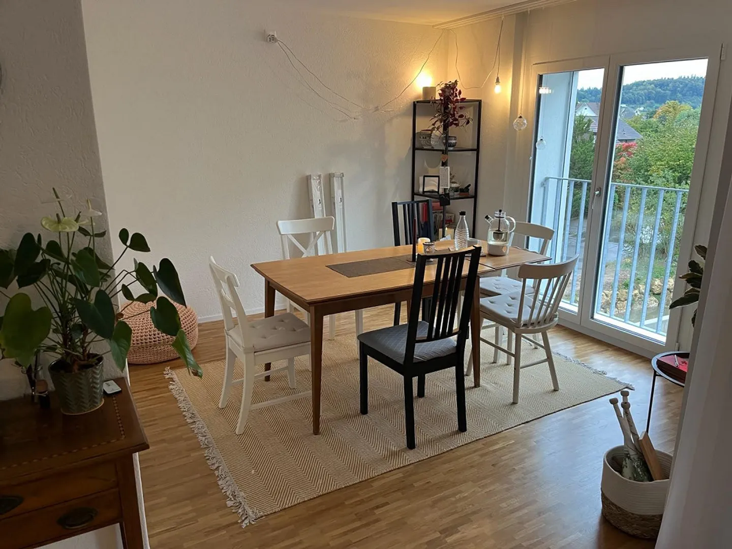 Appartamento moderno di 4,5 stanze con balcone vetrato al 1° piano in affitto - Foto 1 di 7