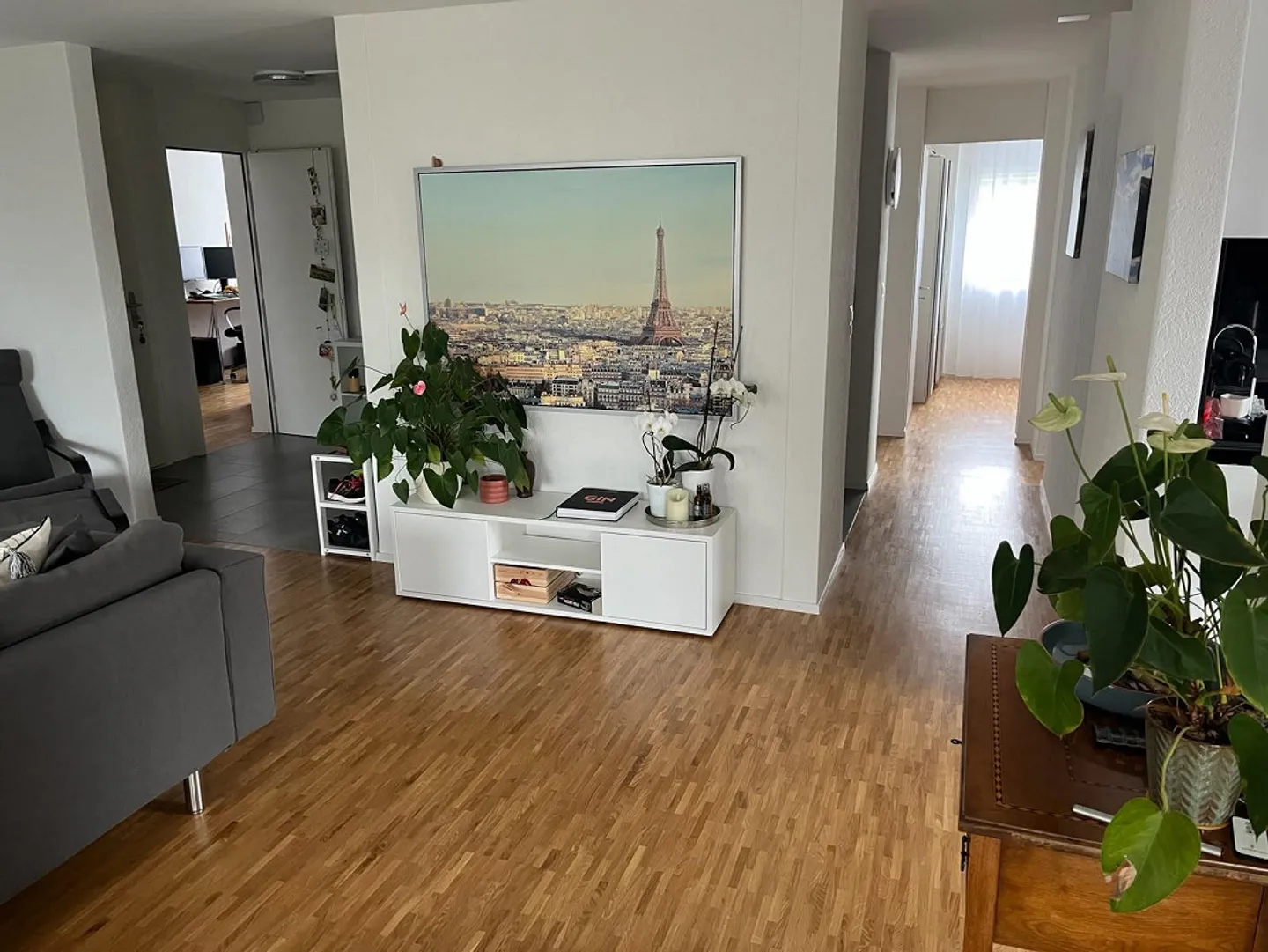Appartamento moderno di 4,5 stanze con balcone vetrato al 1° piano in affitto - Foto 3 di 7