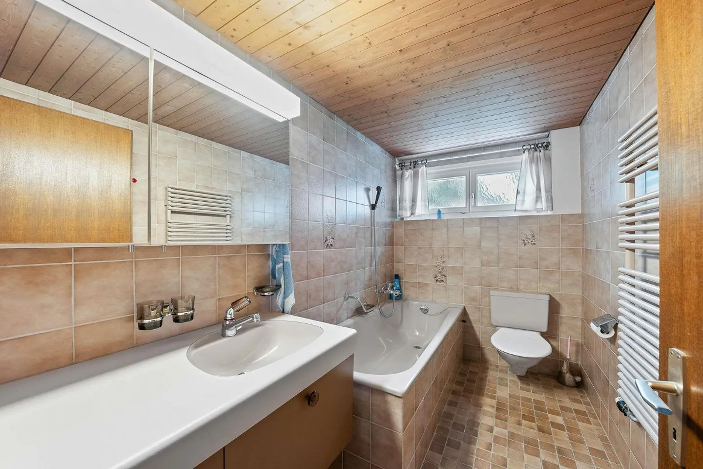 Idyllisches Einfamilienhaus mit schöner Panoramasicht - Foto 10 von 18