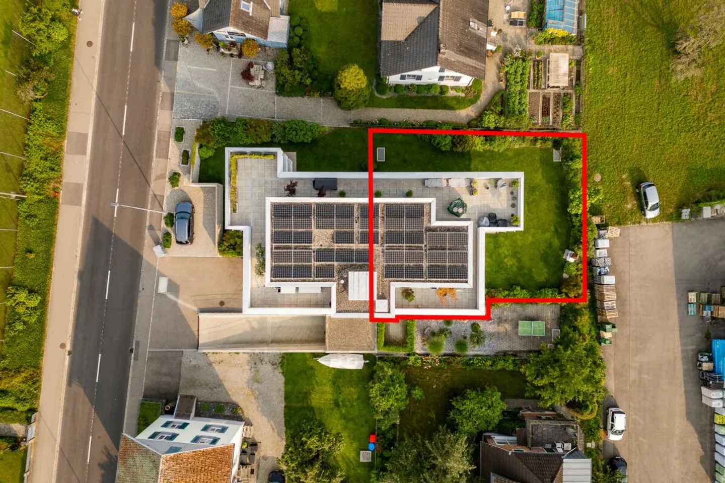 Bijou résidentiel de 4,5 pièces avec jardin privé paradisiaque - Photo 14 sur 15