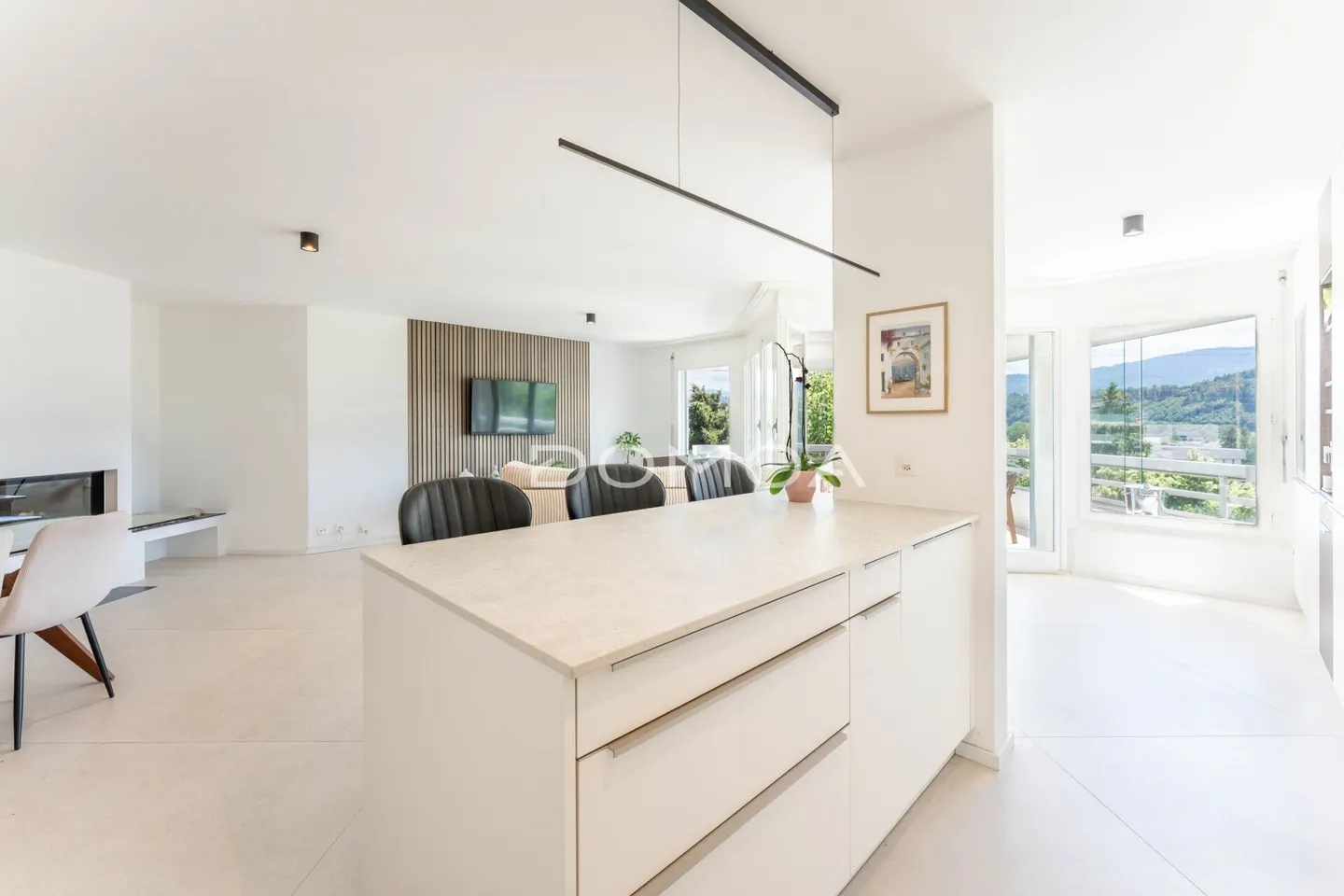 Renovierte 4,5-Zimmer-Penthouse mit großer Terrasse - Helligkeit, Charme und Komfort! - Foto 3 von 12