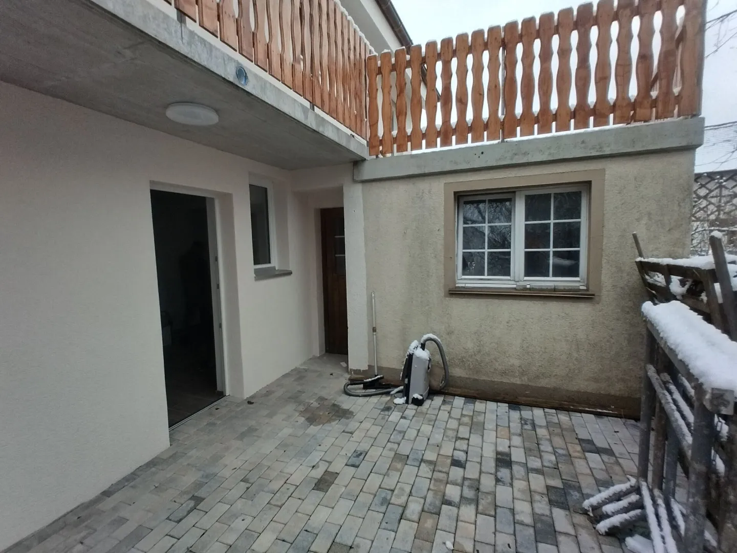 Casa bifamiliare completamente ristrutturata - Foto 4 di 10