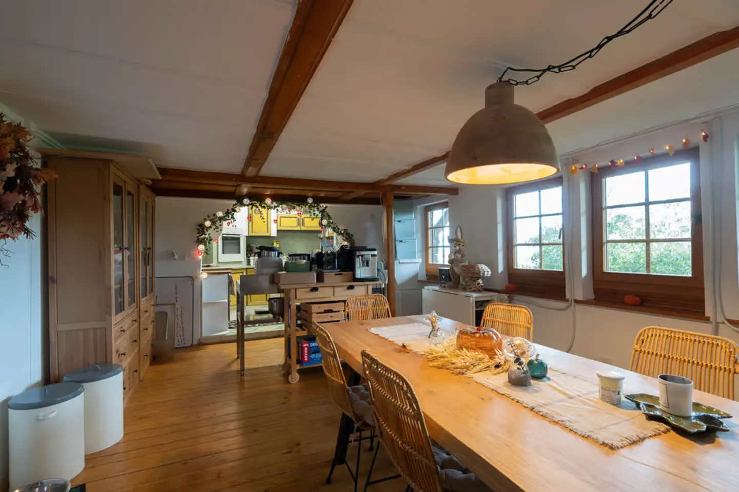 PFERDESTALL MIT 6 WOHNEINHEITEN UND EINEM GRUNDSTÜCK VON 10'474 M² - Foto 12 von 13