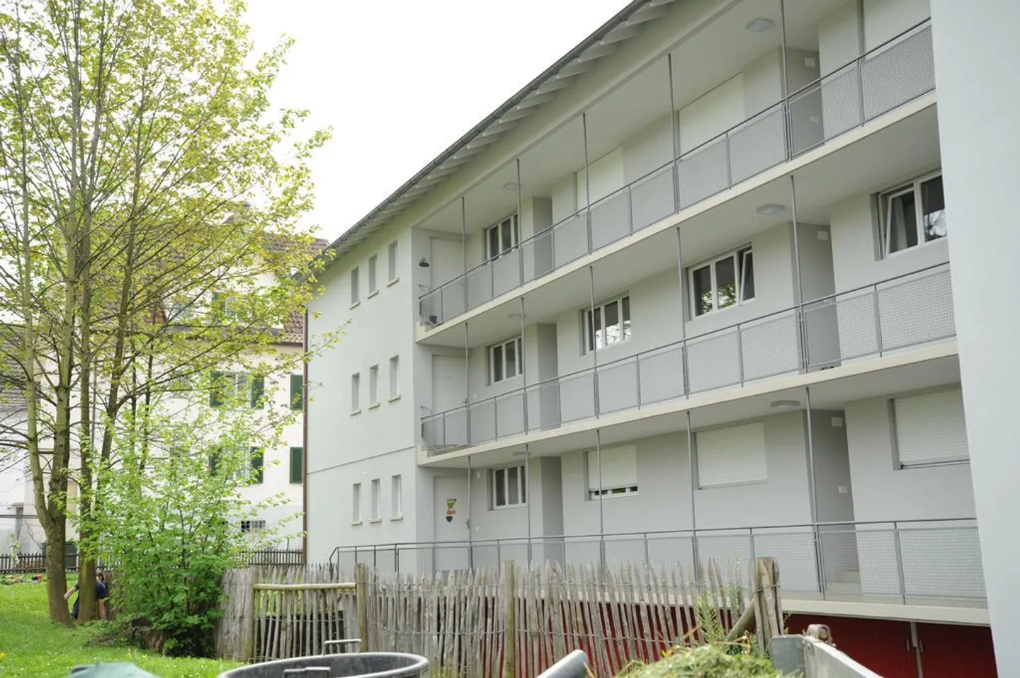 Moderne 3.5 Zimmer-Wohnung in Seenähe - Foto 2 von 9