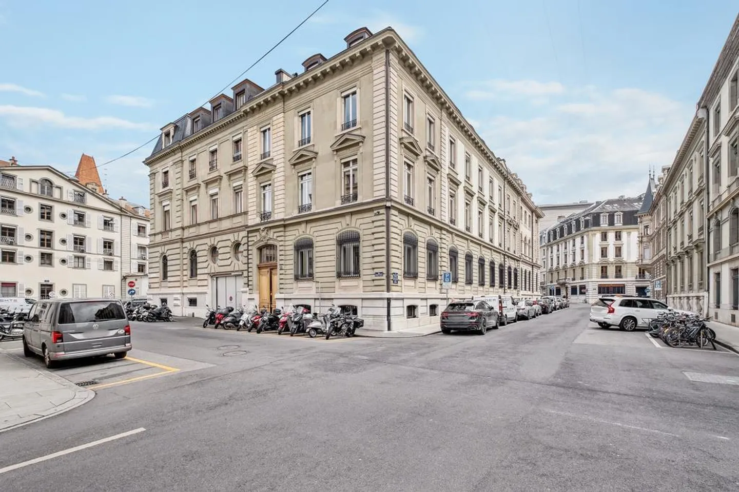 Immeuble de prestige au coeur de Genève - Photo 1 sur 12
