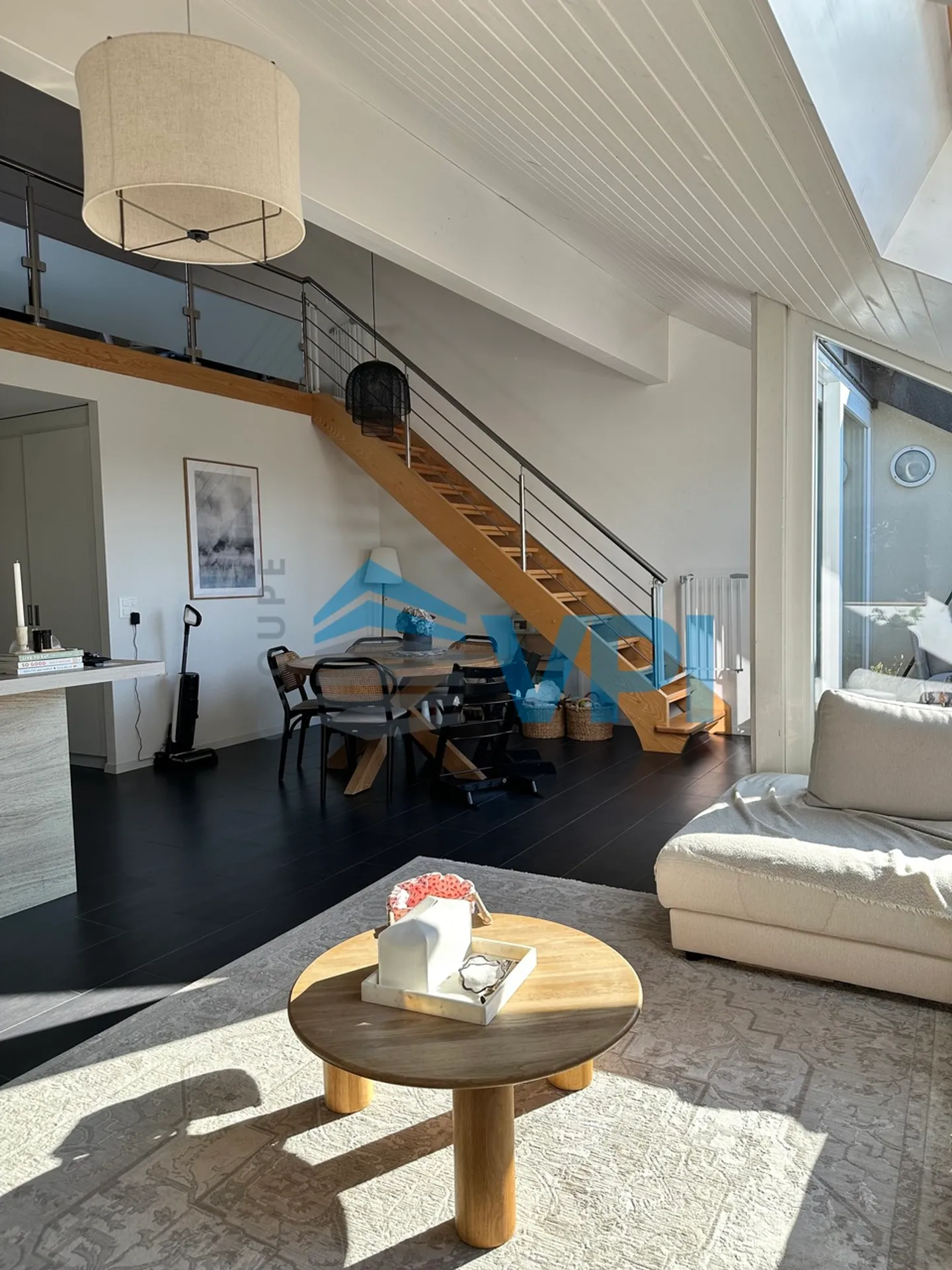 Gollion – Wunderschöne Duplexwohnung mit 4,5 Zimmern, Mezzanin und Alpenblick - Foto 2 von 10