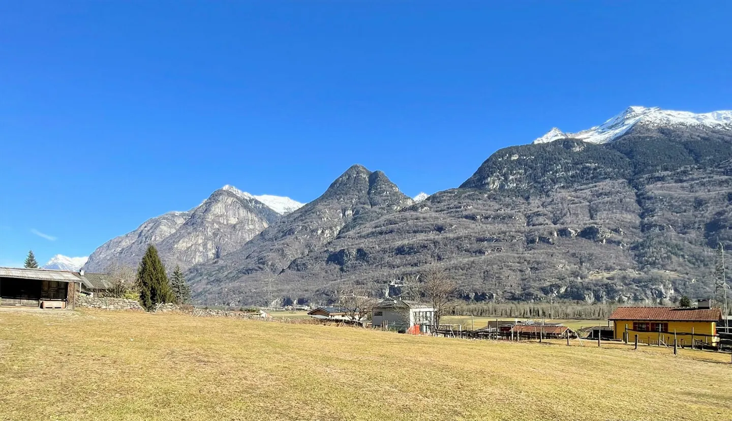 Terreno edificabile in zona molto tranquilla a soli 10Km da Bellinzona - Foto 7 di 10