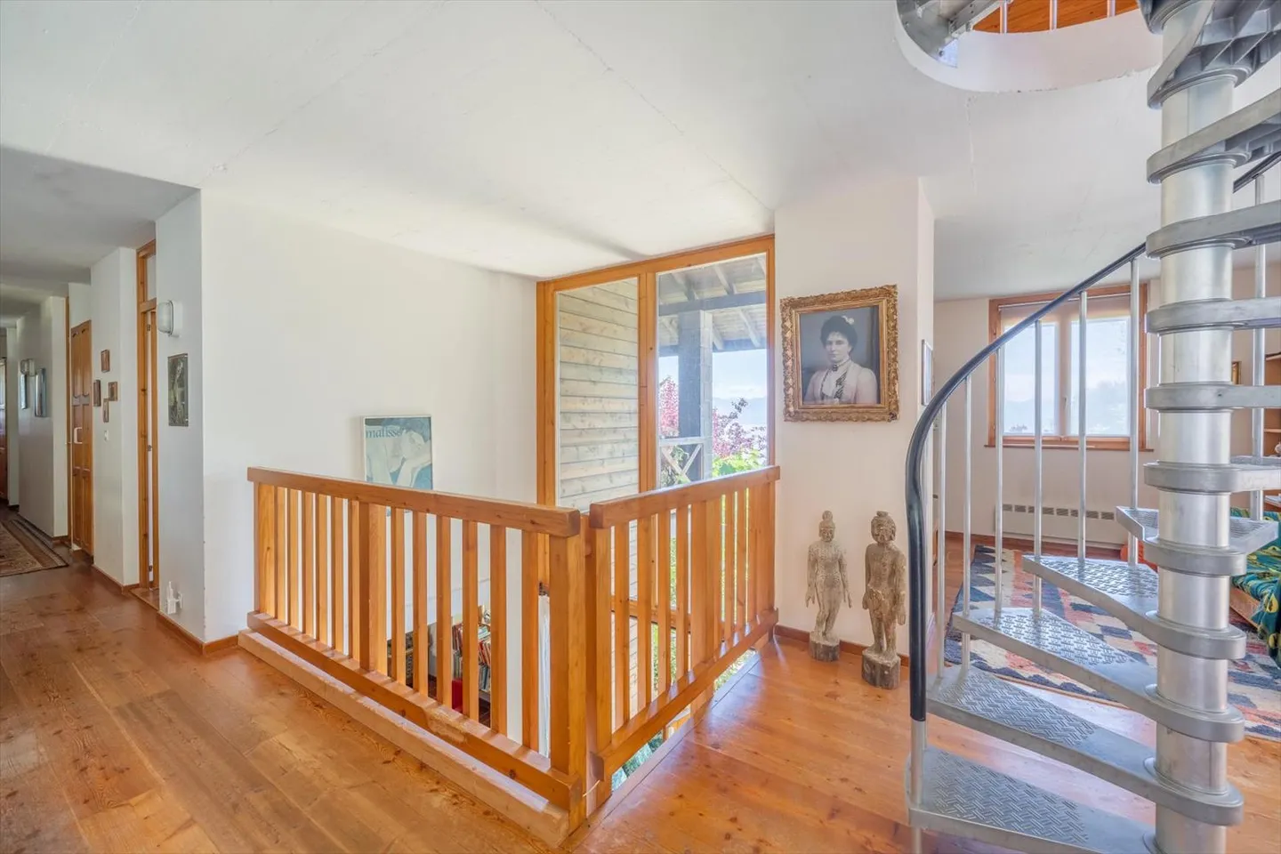 Architecture singulière et vues panoramiques sur le lac Léman. - Photo 5 sur 13