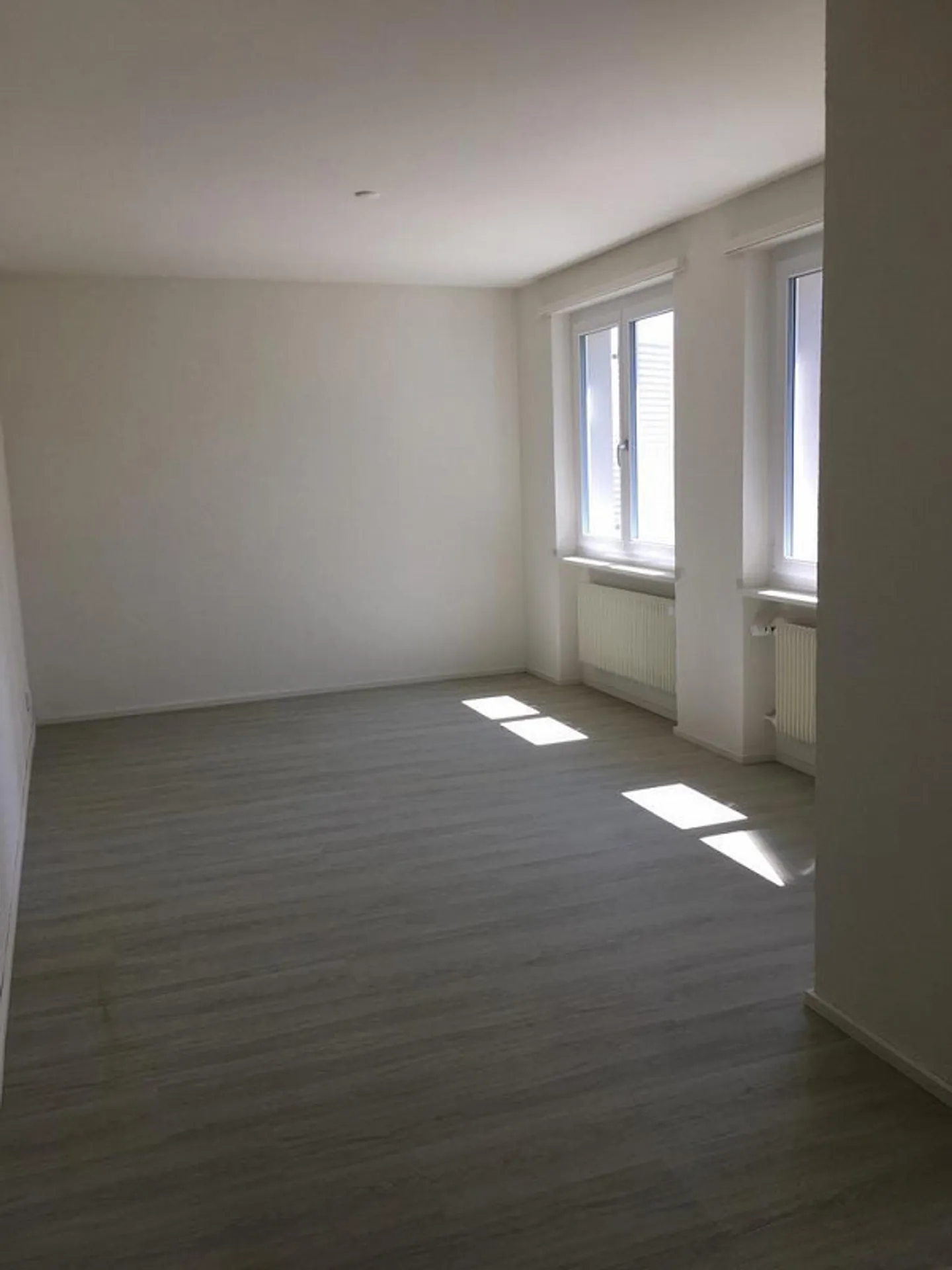 Moderne 3.5 Zimmer-Wohnung in Seenähe - Foto 8 von 9