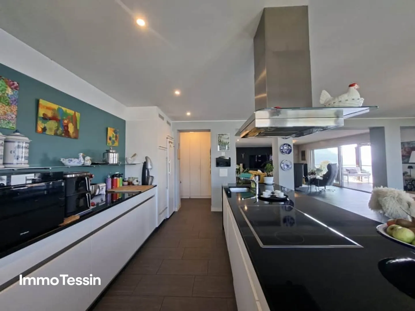 OPPORTUNITÀ ESCLUSIVA: Villa di lusso con piscina, giardino e vista lago senza ostacoli sul Lago Maggiore - Foto 8 di 13