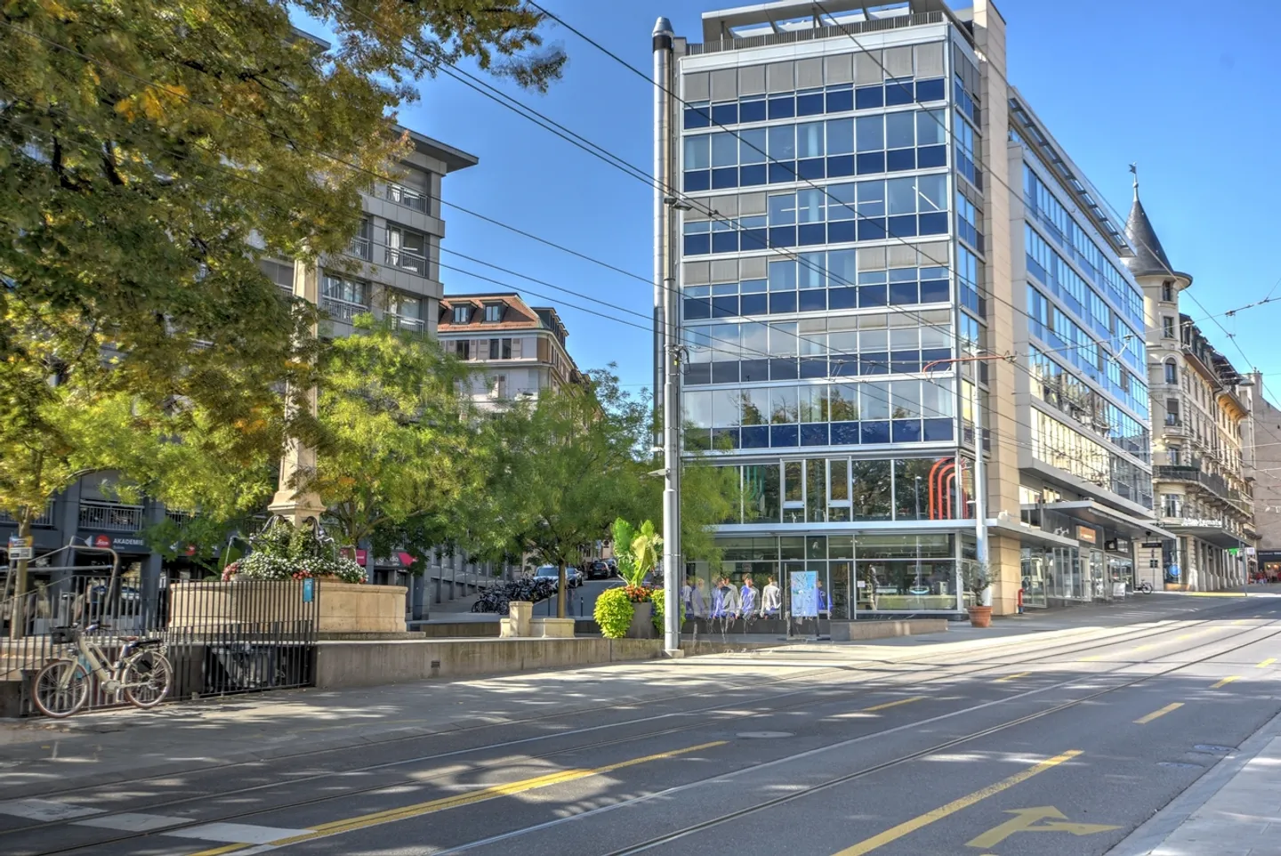 FOR RENT - TURNKEY RESTAURANT IN THE HEART OF GENEVA - Photo 1 of 1