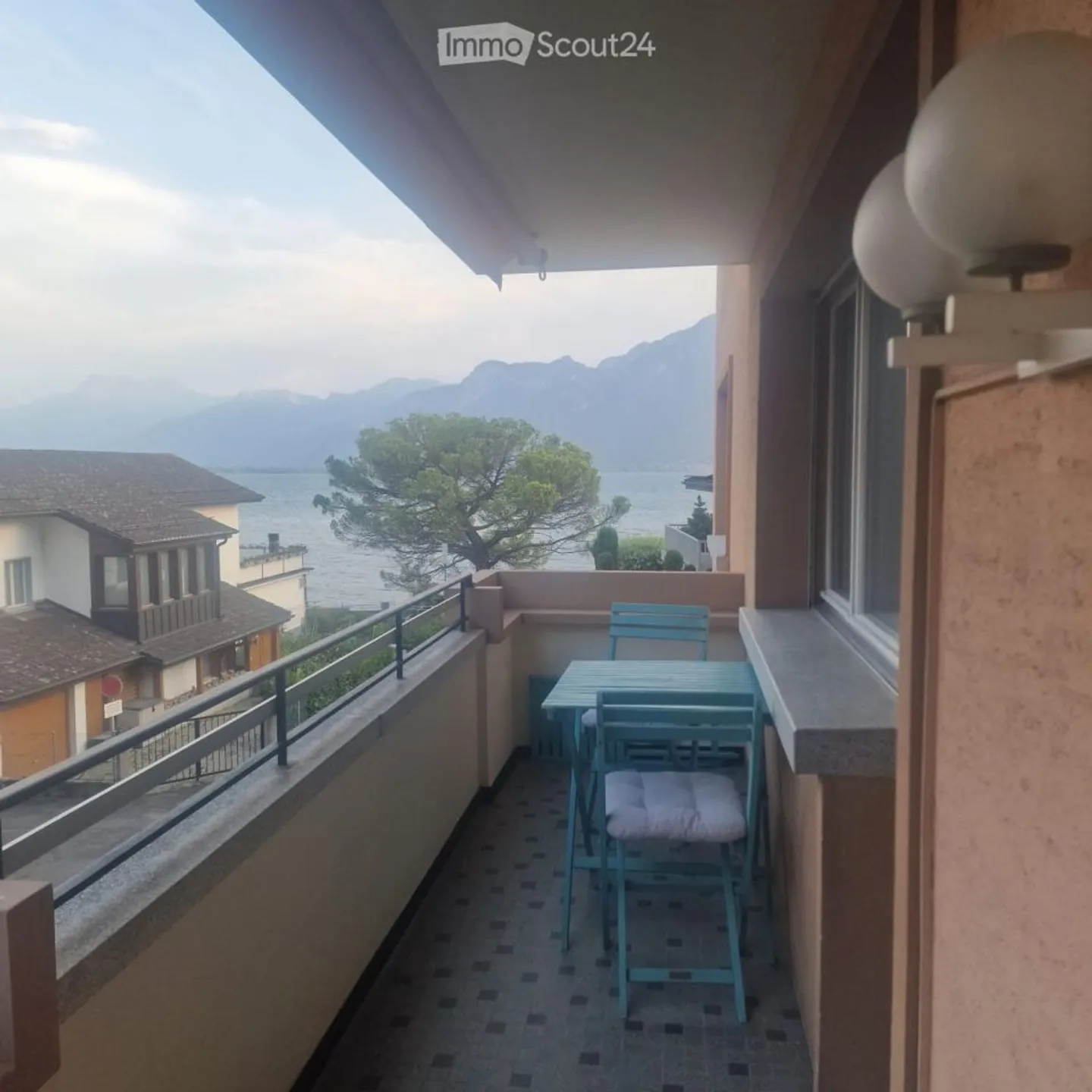 Bellissimo appartamento arredato di 2,5 locali a Clarens / 1 camera da letto / 1 bagno / 1 balcone - Foto 1 di 13