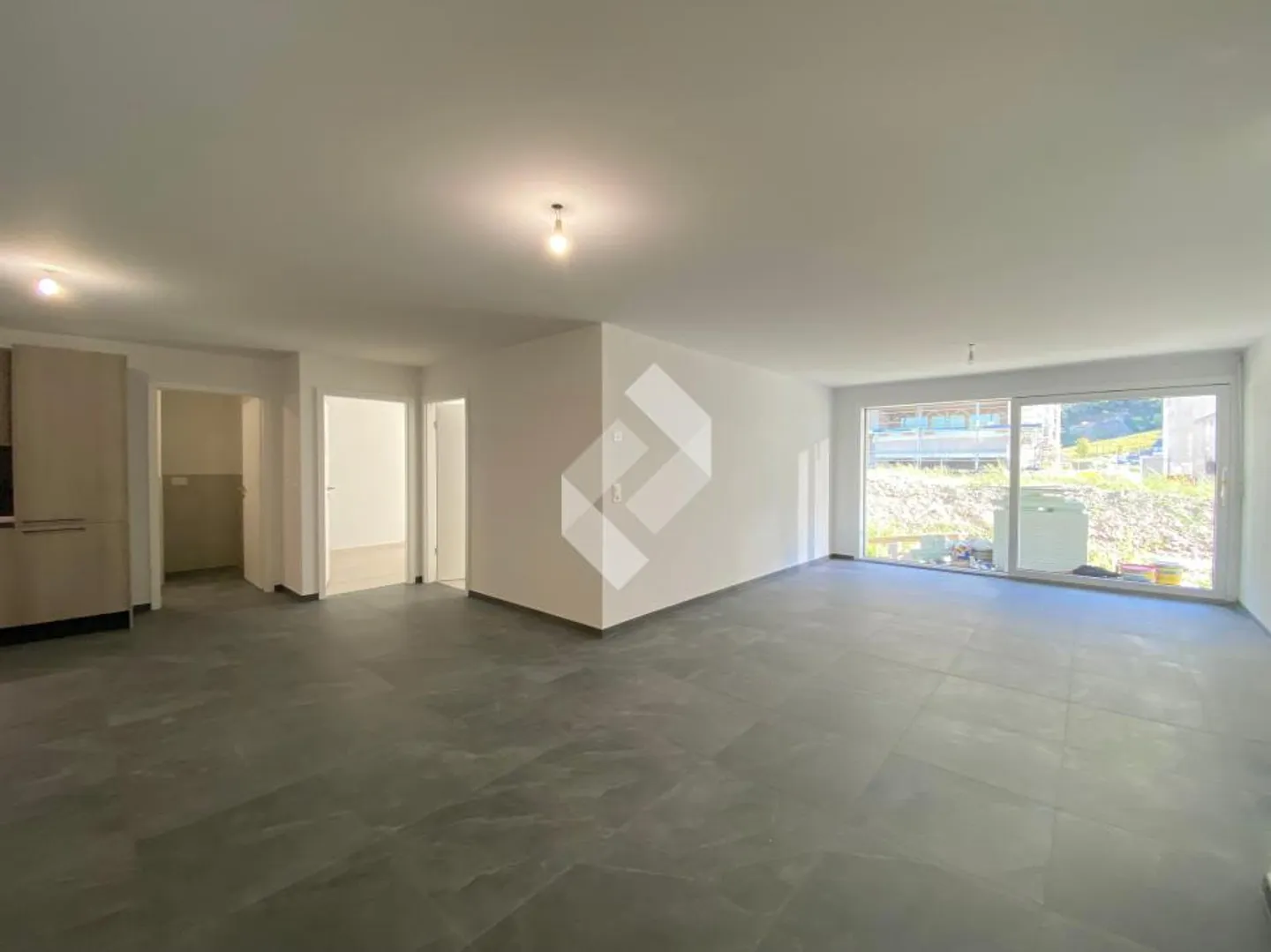 Ampio appartamento di 3.5 locali di nuova costruzione con giardino, disponibile da subito! - Foto 5 di 13