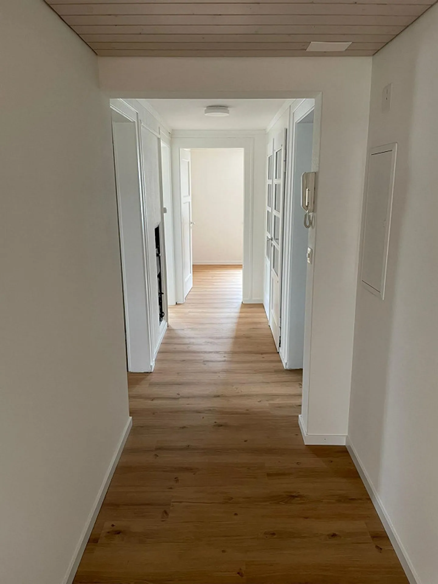 Appartement ancien de 5 1/2 pièces - Photo 3 sur 9