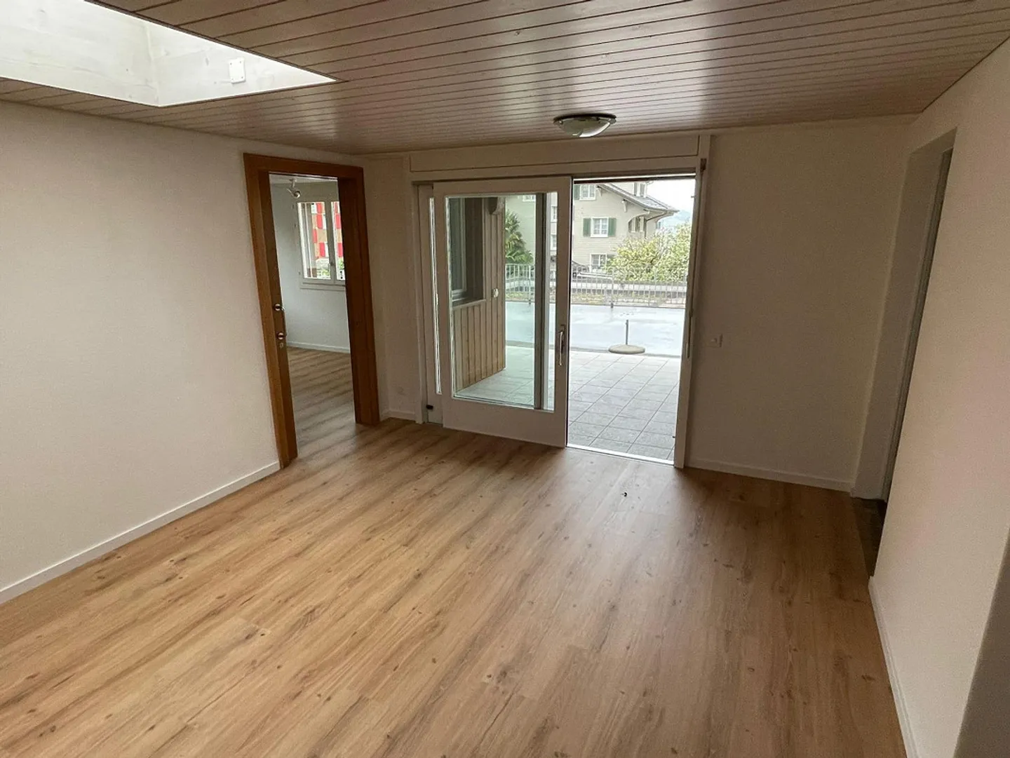 Appartement ancien de 5 1/2 pièces - Photo 4 sur 9