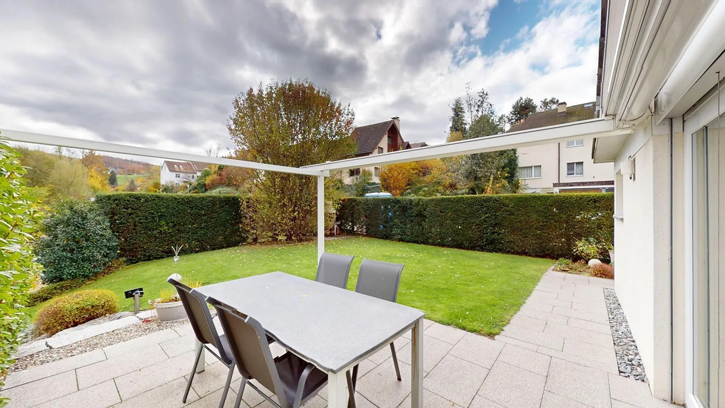 Completely Renovated, Family-Friendly 6.5 Room Detached House on Sunny Plot - Photo 2 of 14