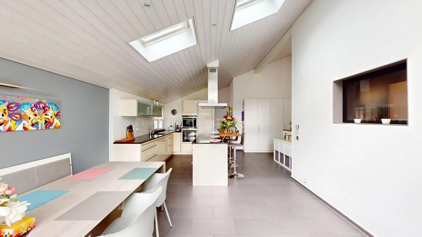 Completely Renovated, Family-Friendly 6.5 Room Detached House on Sunny Plot - Photo 4 of 14