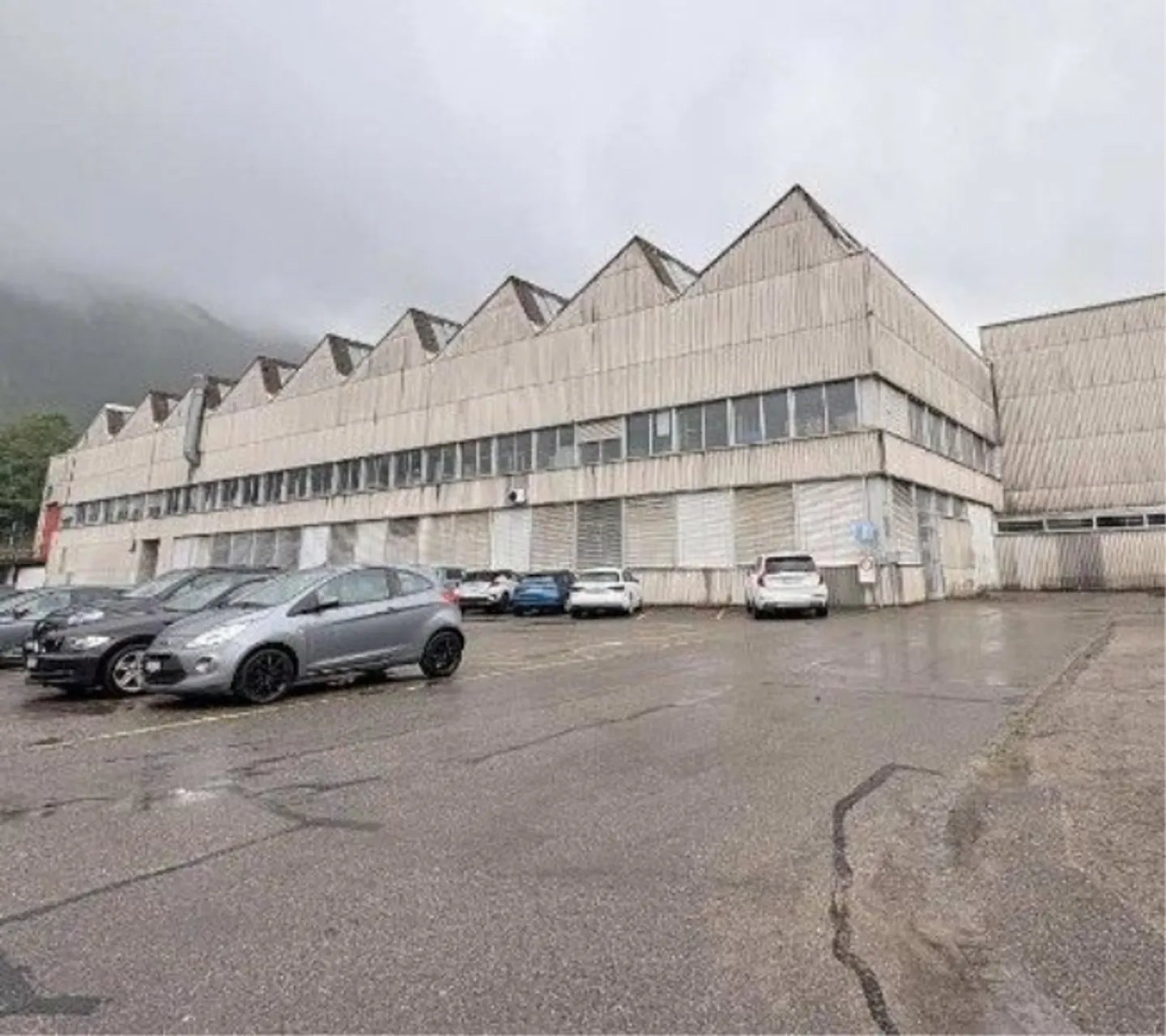 Commercial Property Auction - Photo 2 of 6