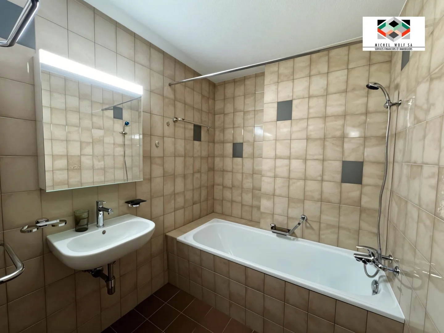 Appartamento luminoso di 3,5 locali a Peseux - Foto 6 di 8