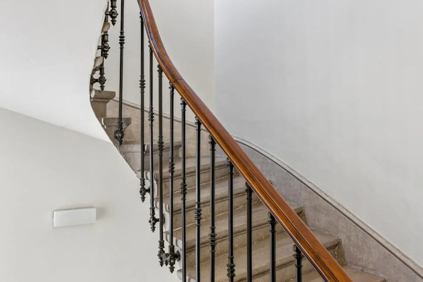 Immeuble de prestige au coeur de Genève - Photo 10 sur 12
