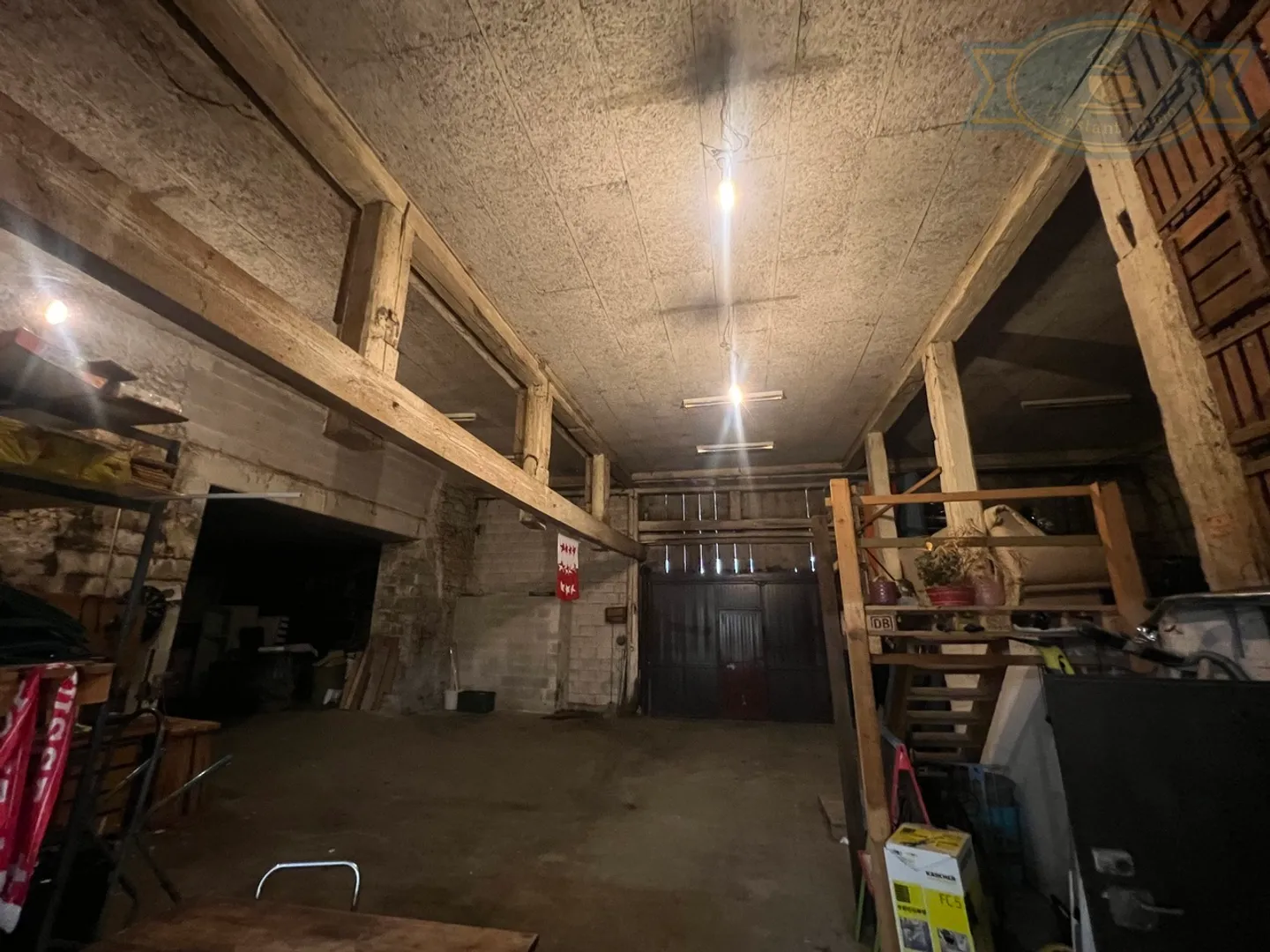 Ertragsgebäude zur Umwandlung im Zentrum von Coeuve - Foto 6 von 8