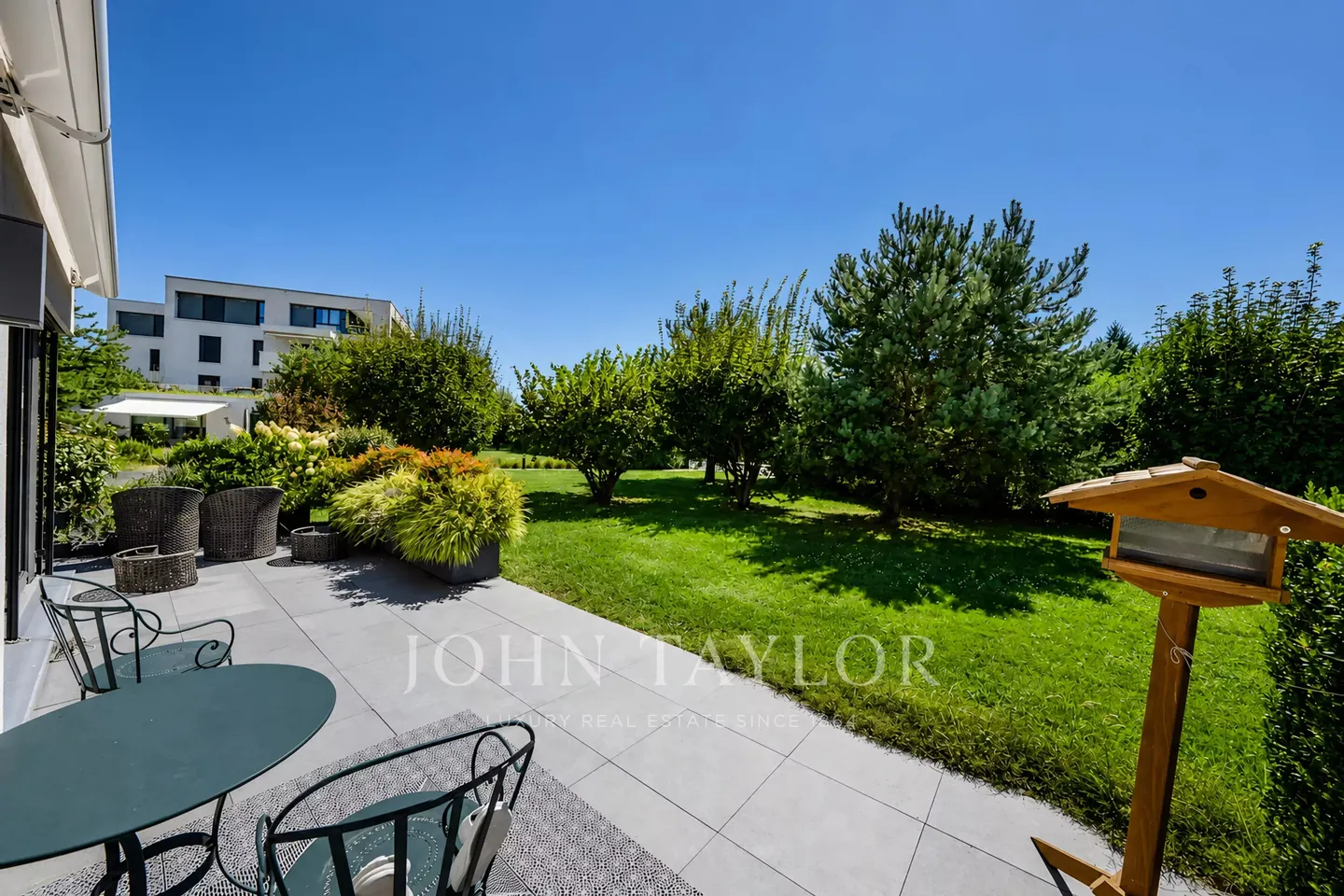 Modern Garden Apartment in Switzerland - Photo 15 of 16