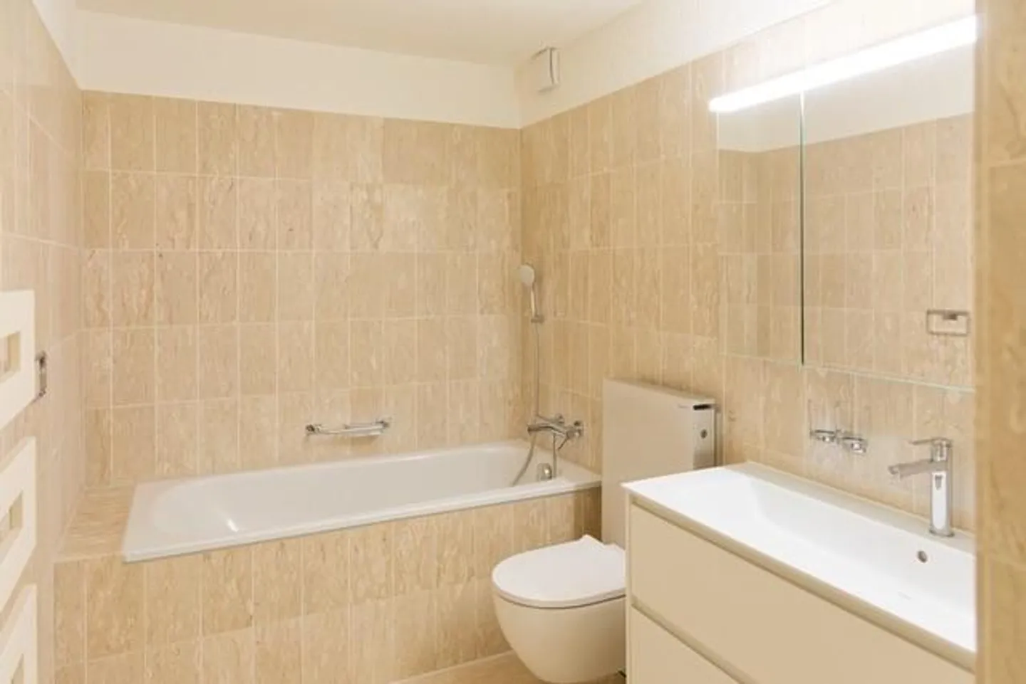 Renovierte Wohnung mit moderner Küche - Foto 9 von 13