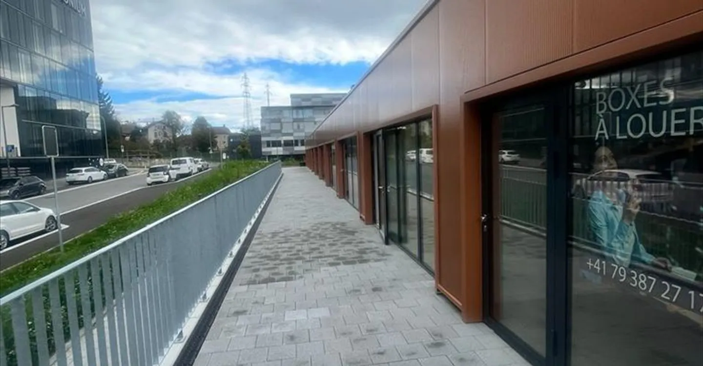 Mischgenutztes Gebäude mieten - Foto 1 von 2