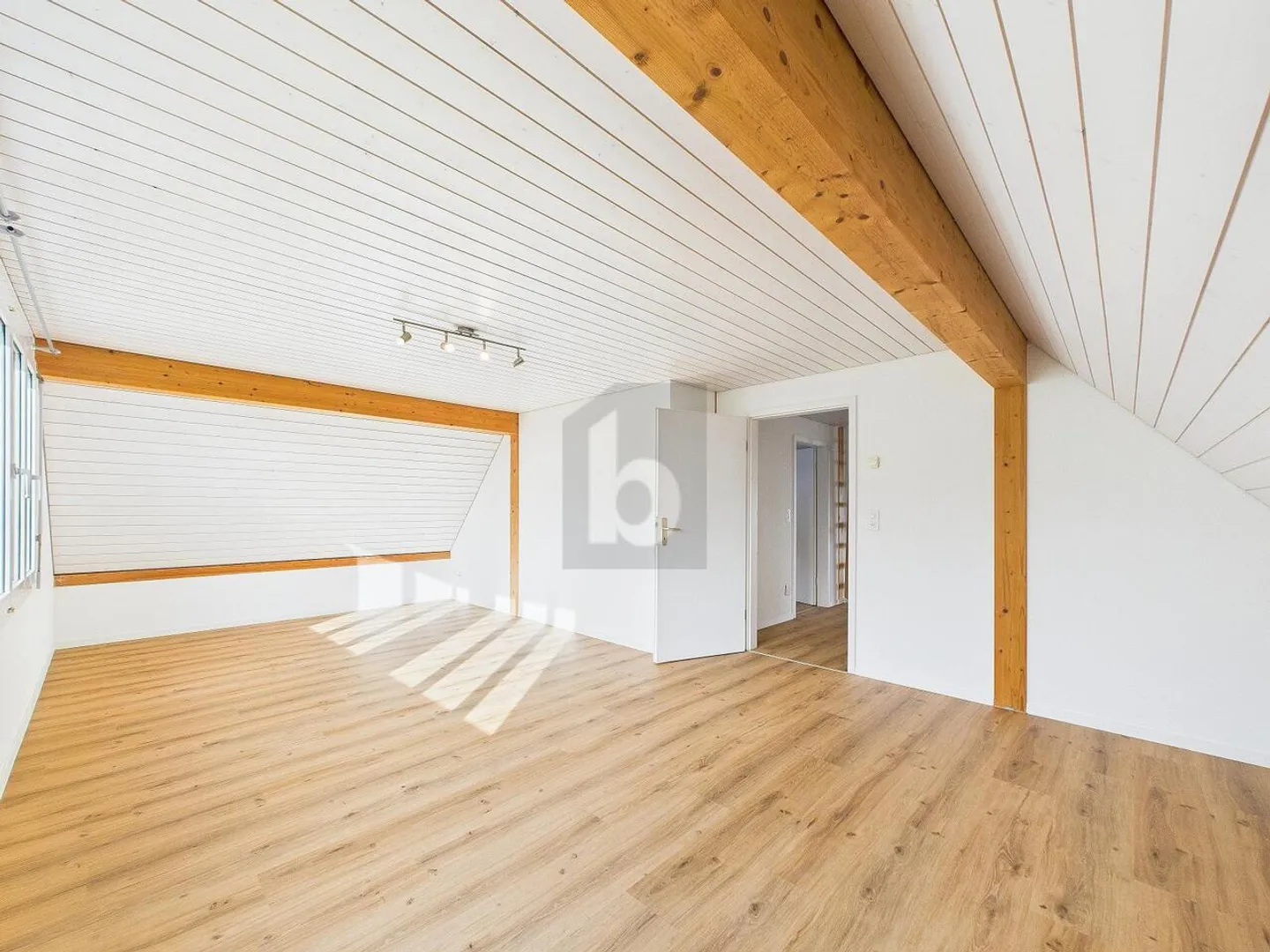 Stilvolles Penthouse mit Alpenblick - Foto 3 von 6