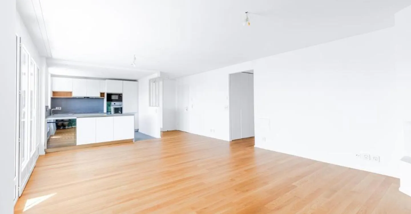 Heartthrob in the center of Prilly! Completely renovated. - Photo 2 of 10