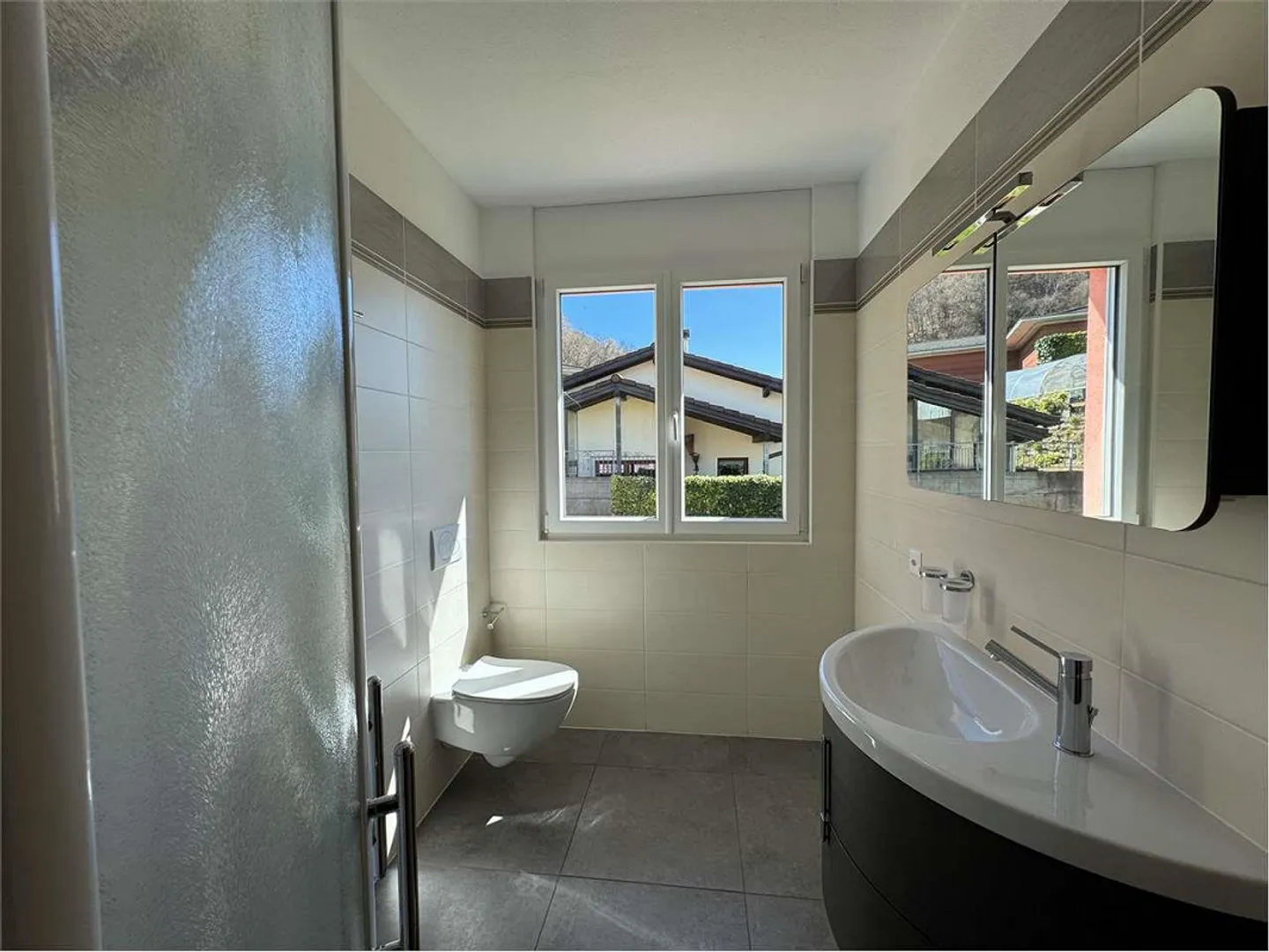 Villa moderna unica con vista lago a Collina D'Oro - Residenza - Foto 13 di 13