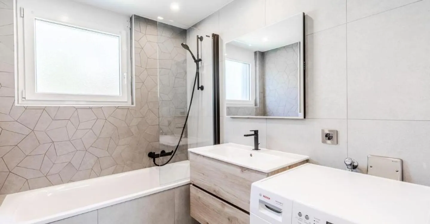 Heartthrob in the center of Prilly! Completely renovated. - Photo 8 of 10