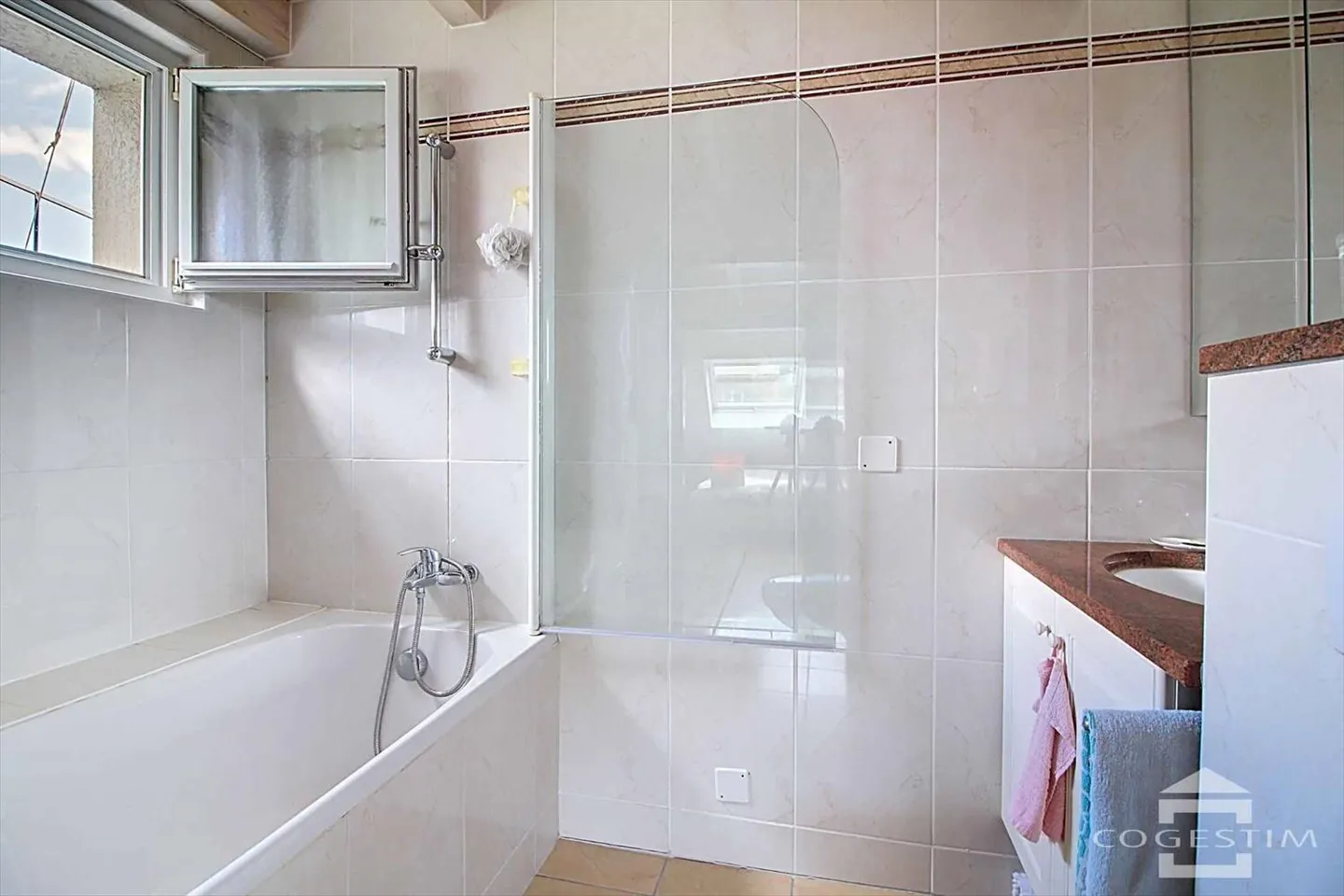 Obergeschoss 4.5 Zimmer - Foto 7 von 9