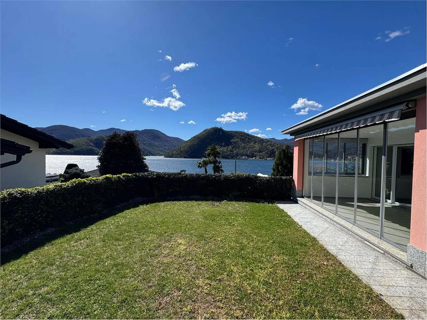 Villa moderna unica con vista lago a Collina D'Oro - Residenza - Foto 6 di 13
