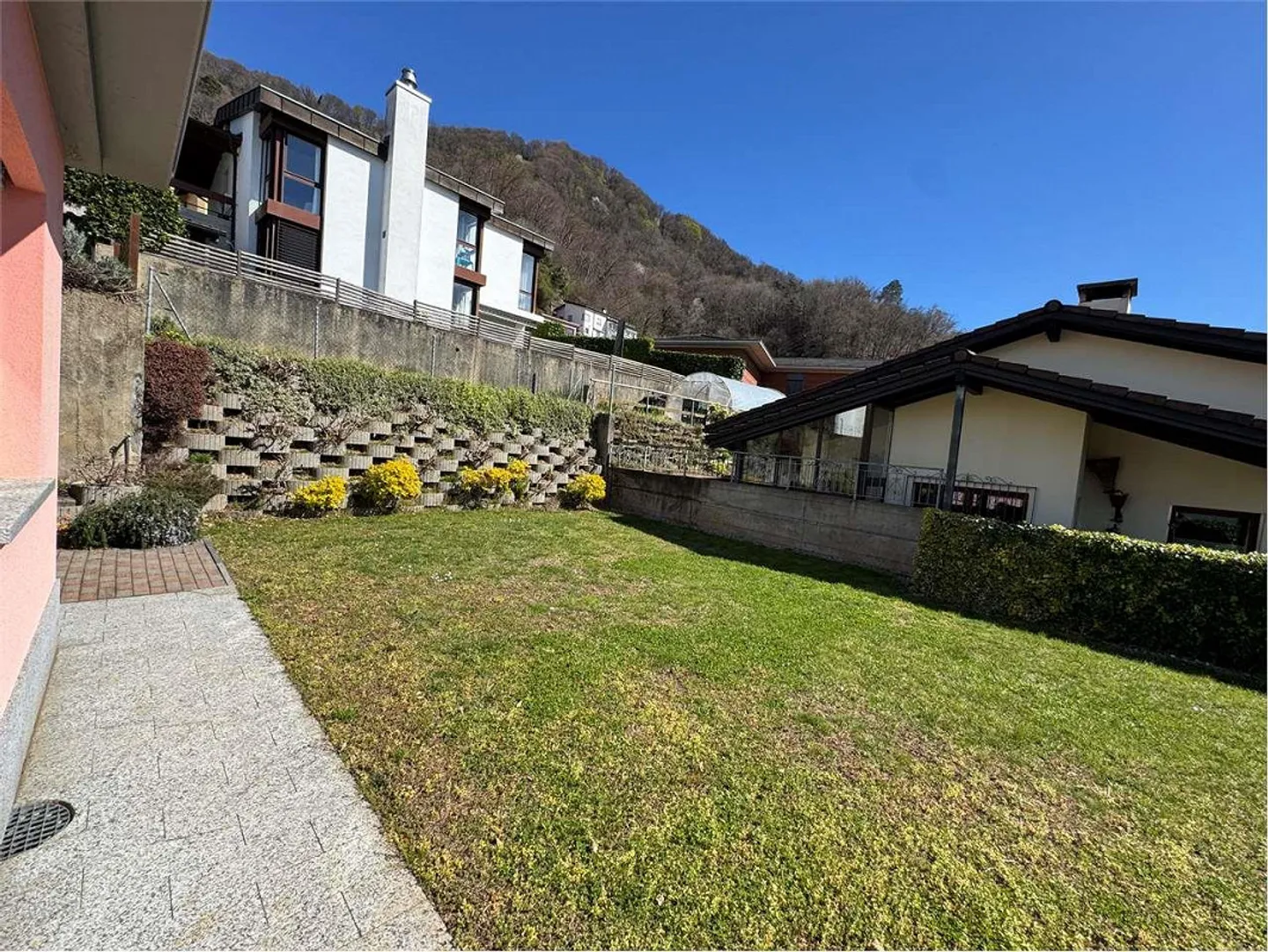 Villa moderna unica con vista lago a Collina D'Oro - Residenza - Foto 8 di 13