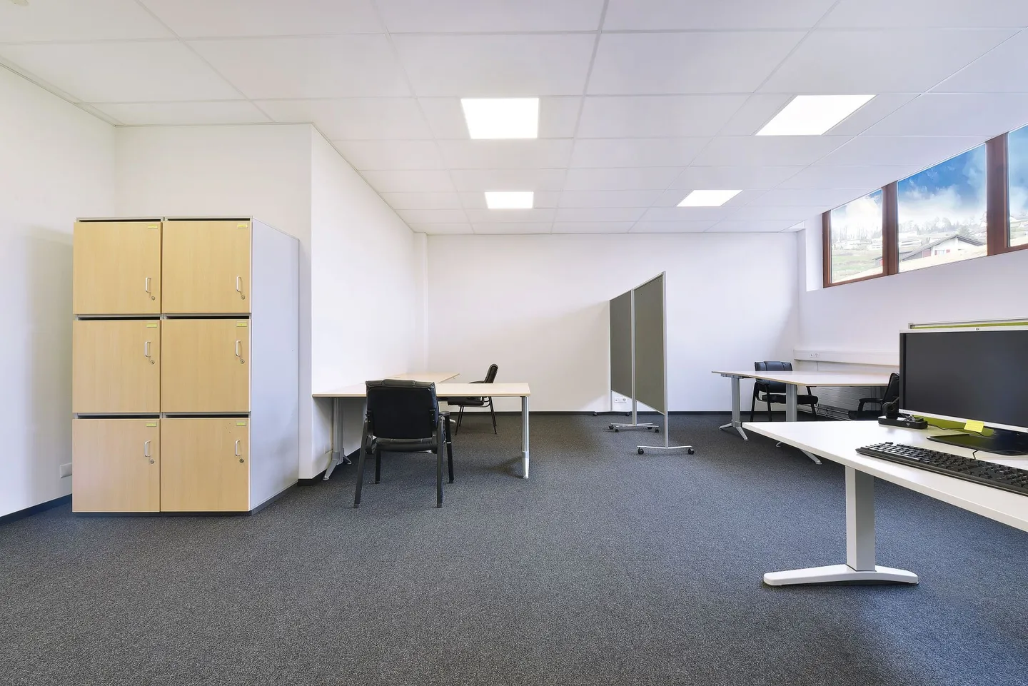 Bureau privé et calme avec caractère de co-working - Photo 2 sur 9