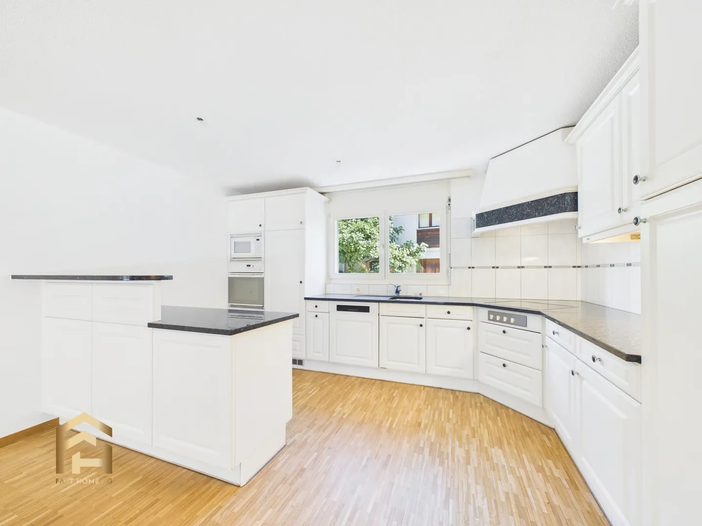 Dreamy 6.5 Room Townhouse with Terrace & Balcony - Photo 2 of 13