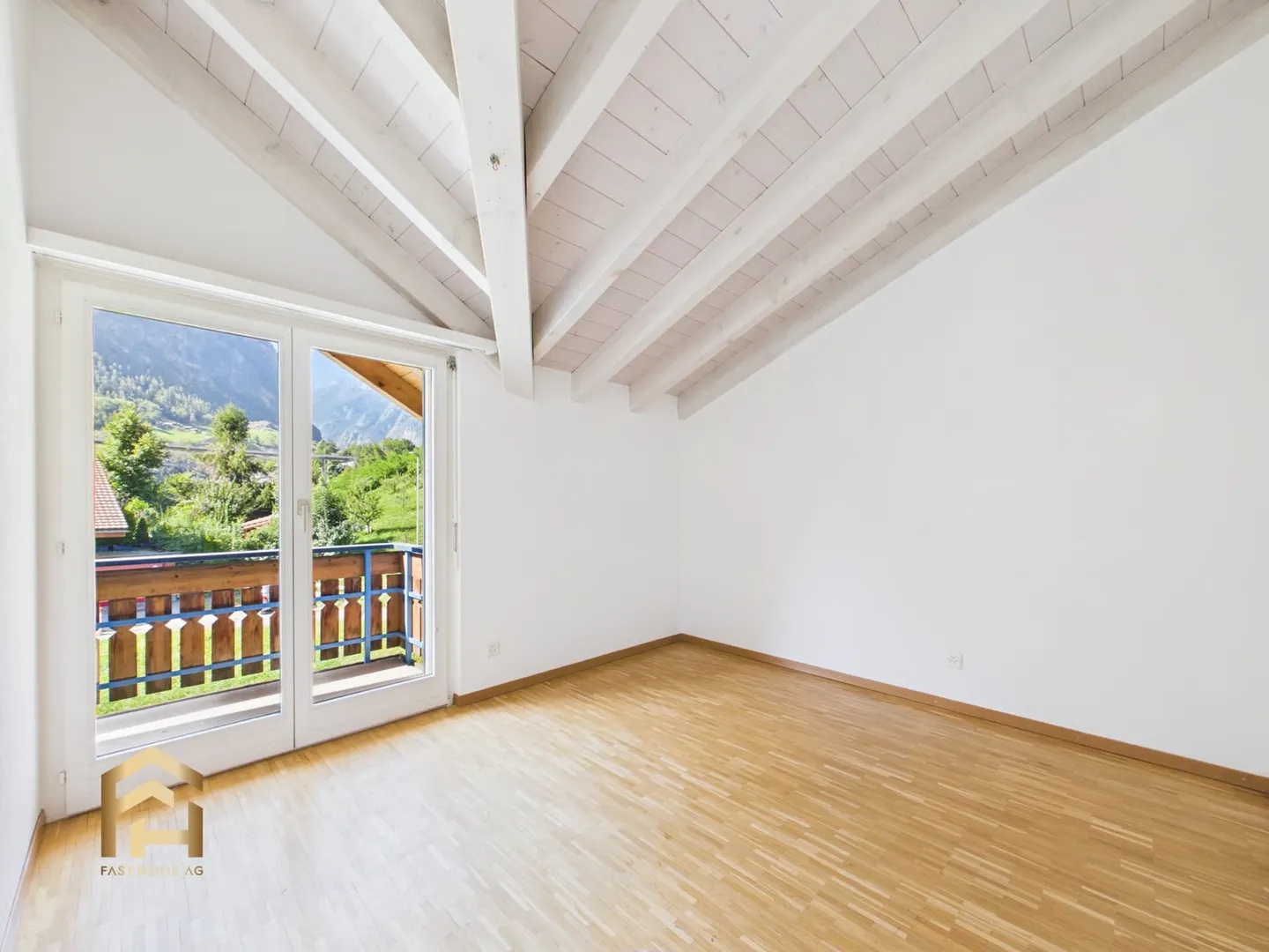 Dreamy 6.5 Room Townhouse with Terrace & Balcony - Photo 6 of 13