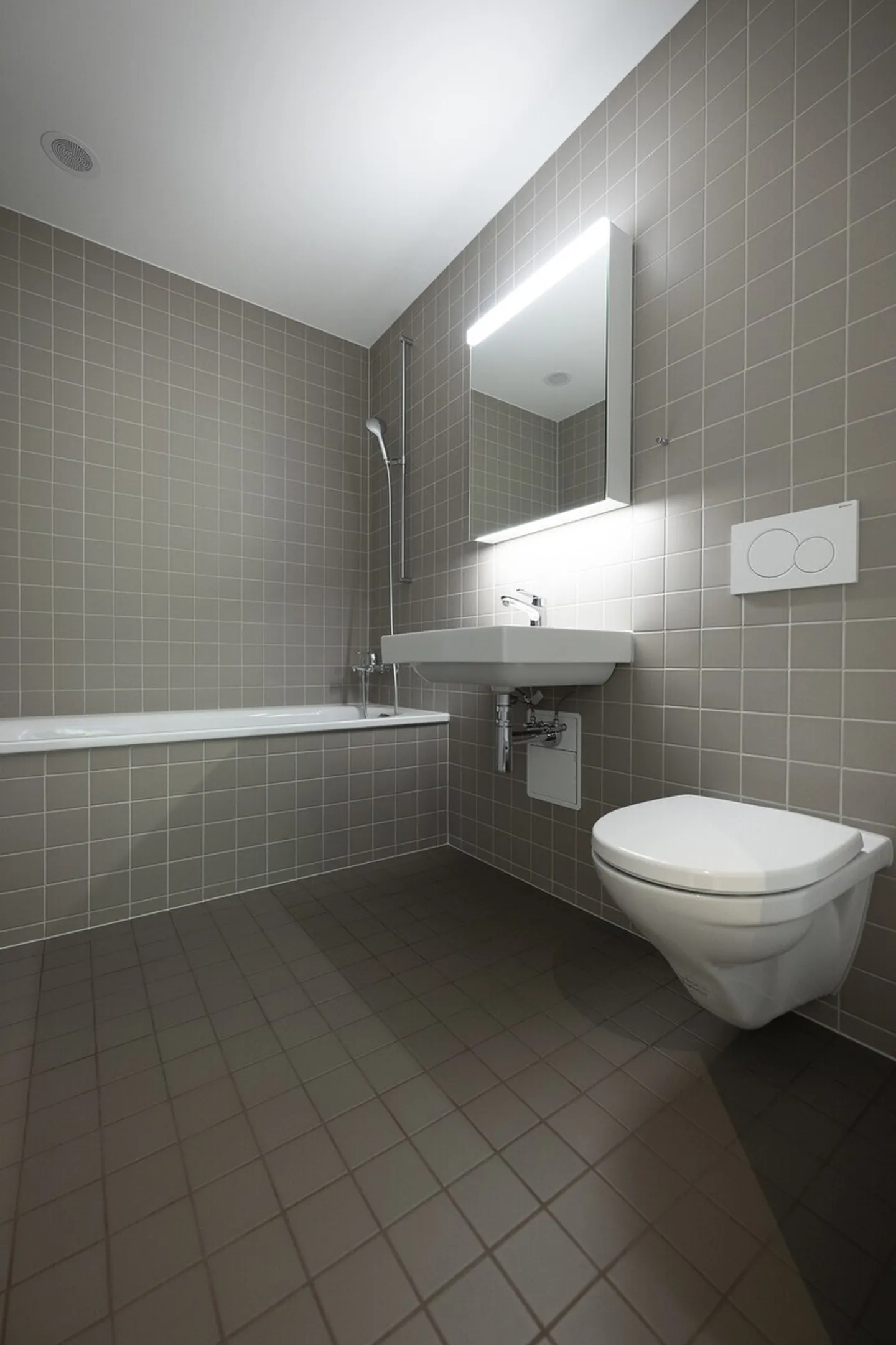 1 Month FREE - FIRST RENTAL BAHNWEID in Deitingen HIGH-QUALITY LIVING IN MODERN ARCHITECTURE - Photo 3 of 8