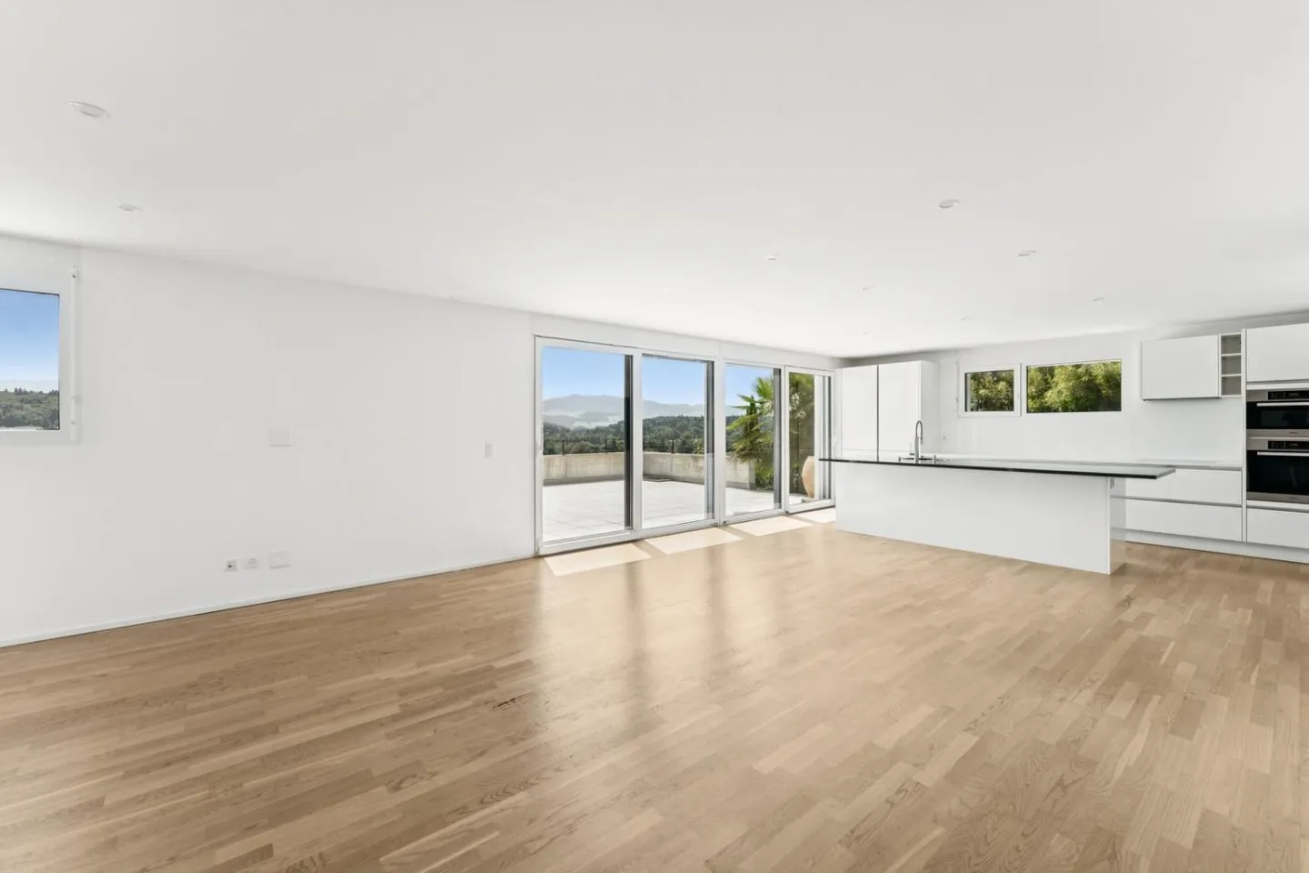 Zeitgenössische Familienvilla, außergewöhnliches Panorama - Foto 2 von 13